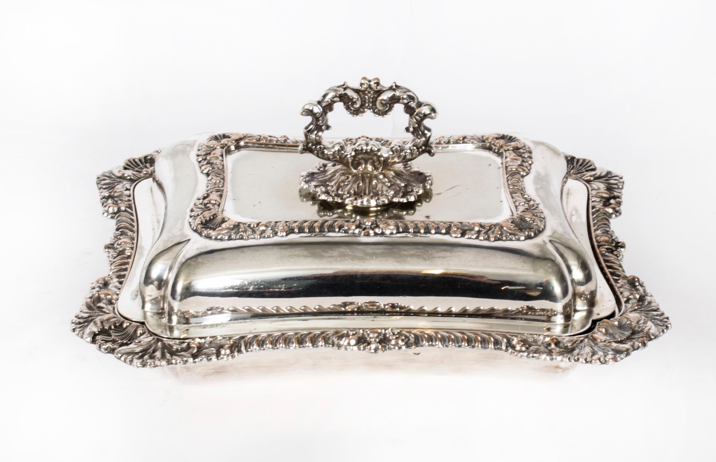 Antique Pair Silver Plated Entree Dishes Walker and Hall Circa 1860 In Good Condition For Sale In London, GB