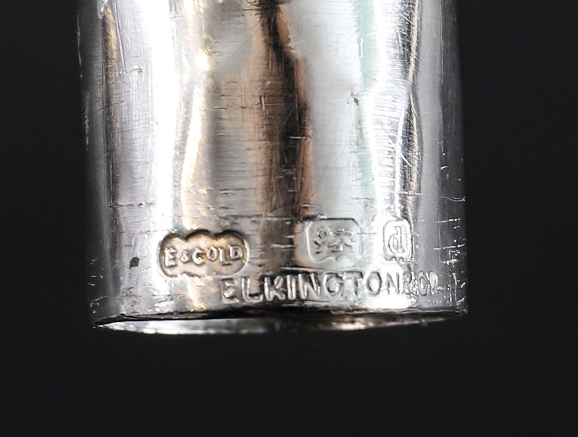 Paire de chandeliers anciens en argent Sterling par Elkington & Co 20ème siècle en vente 5