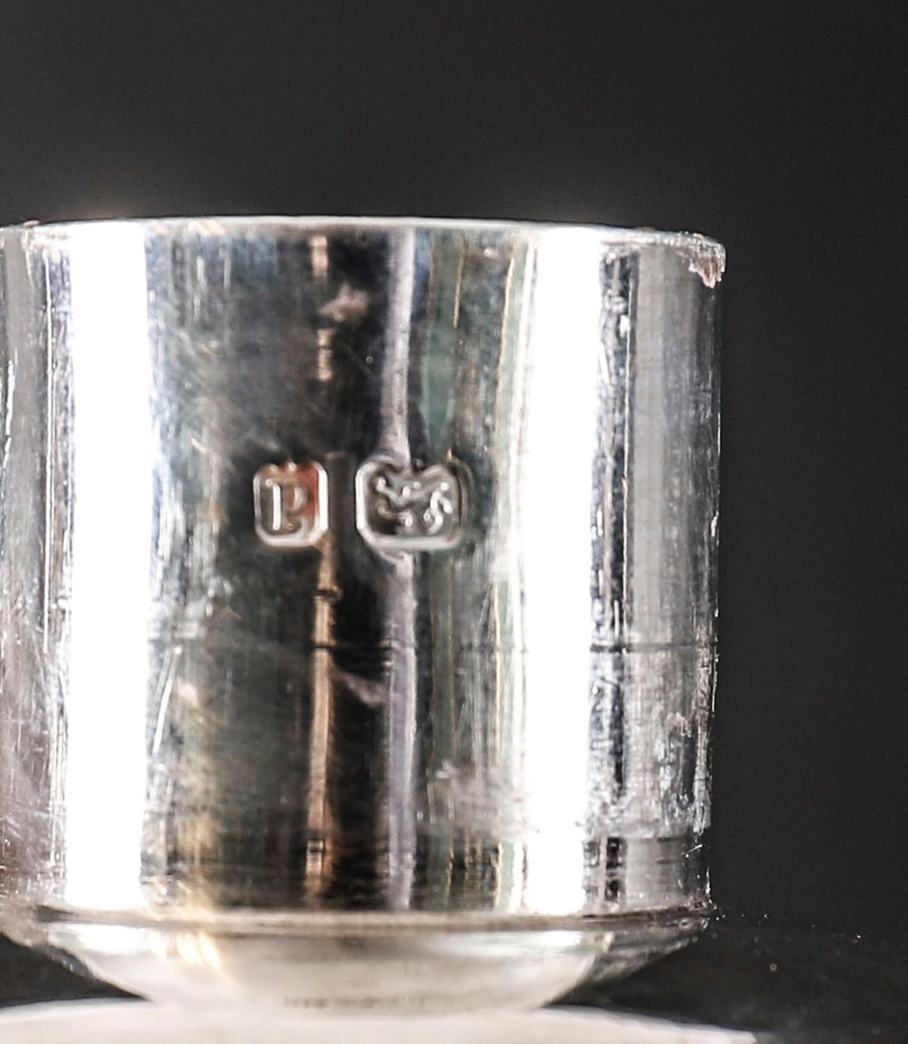 Paire de chandeliers anciens en argent Sterling par Elkington & Co 20ème siècle en vente 6