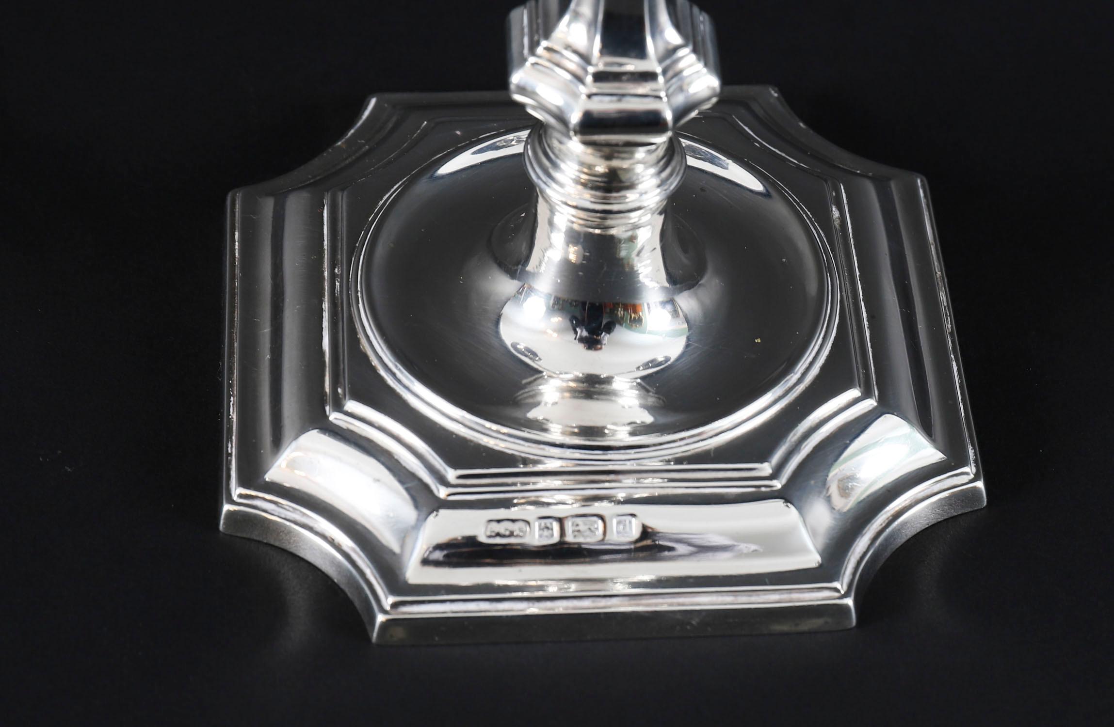 Paire de chandeliers anciens en argent Sterling par Elkington & Co 20ème siècle en vente 7