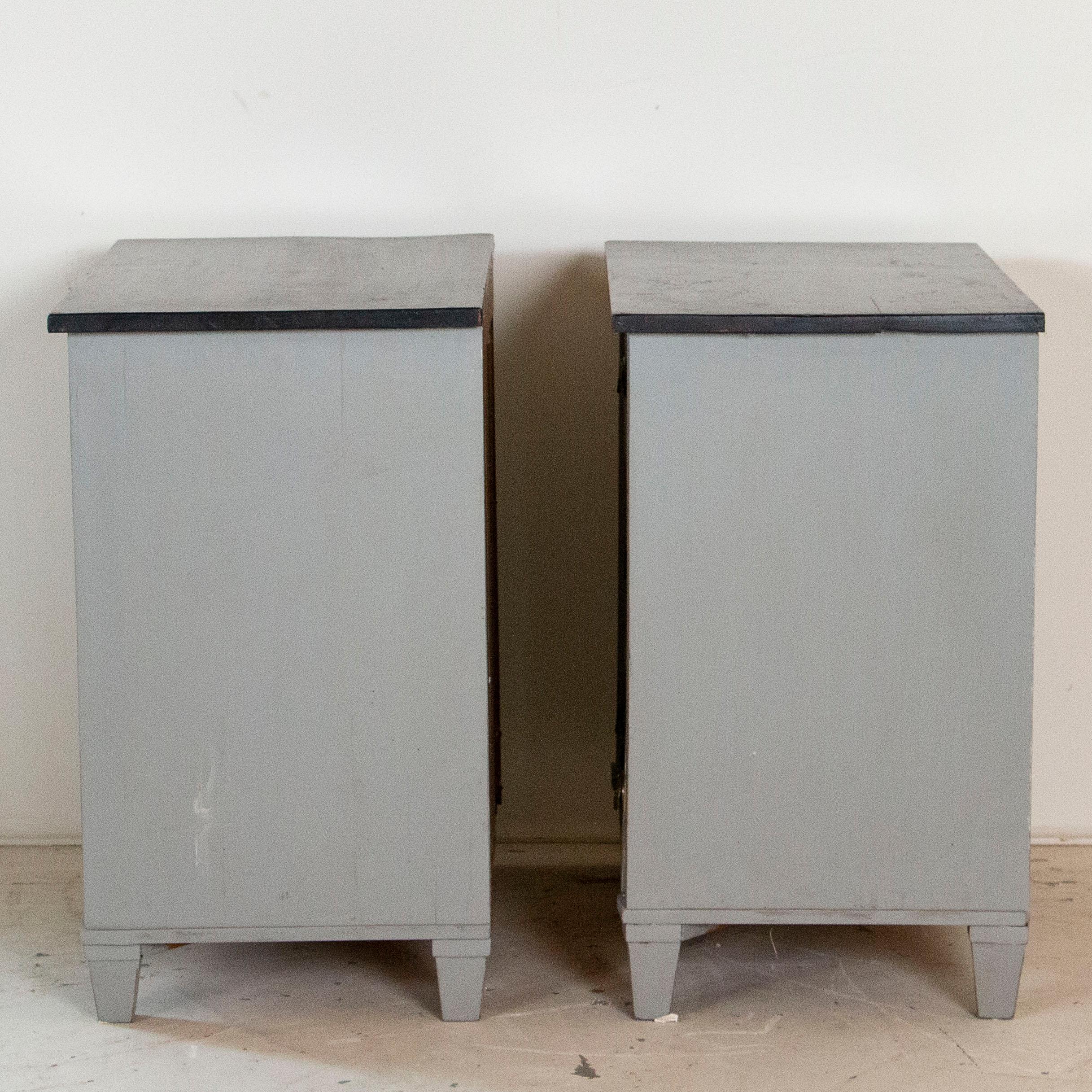 Antique Pair of Swedish Gustavian Painted Chest of Drawers Nightstands In Good Condition In Round Top, TX