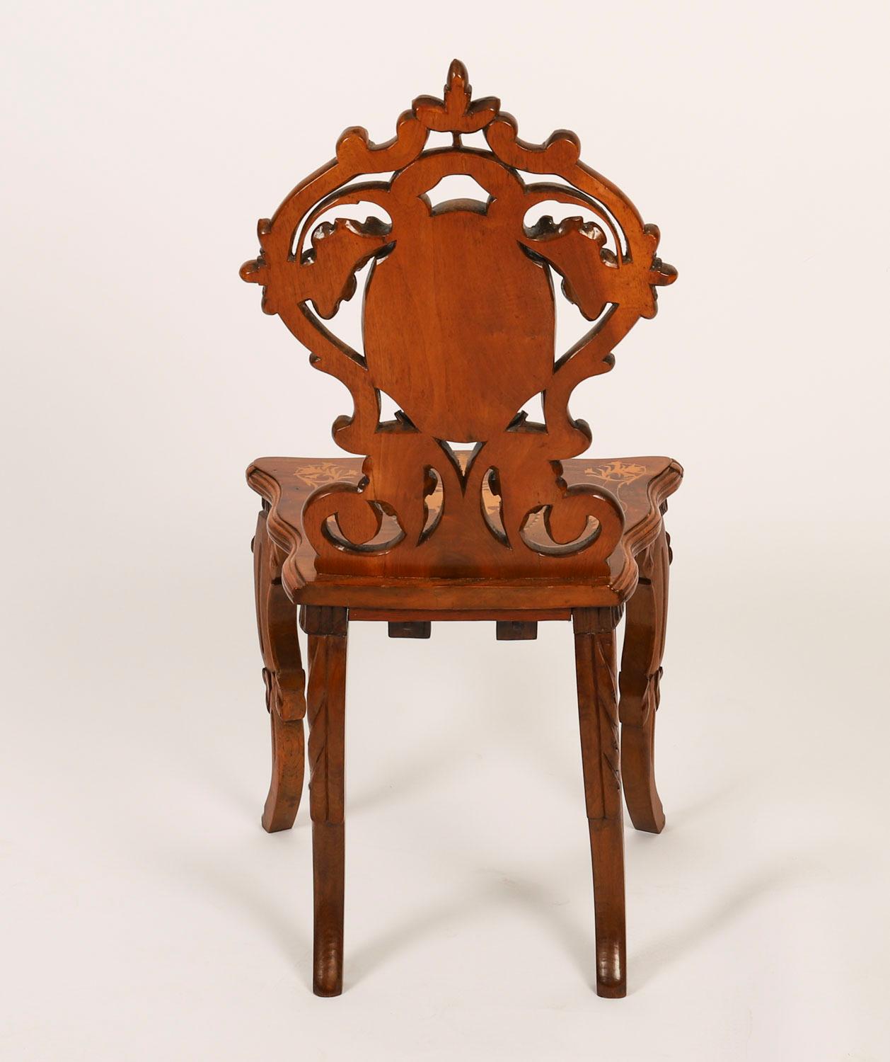 Antique Pair Swiss Walnut Marquetry inlaid Hall Chairs 19th Century en venta 4