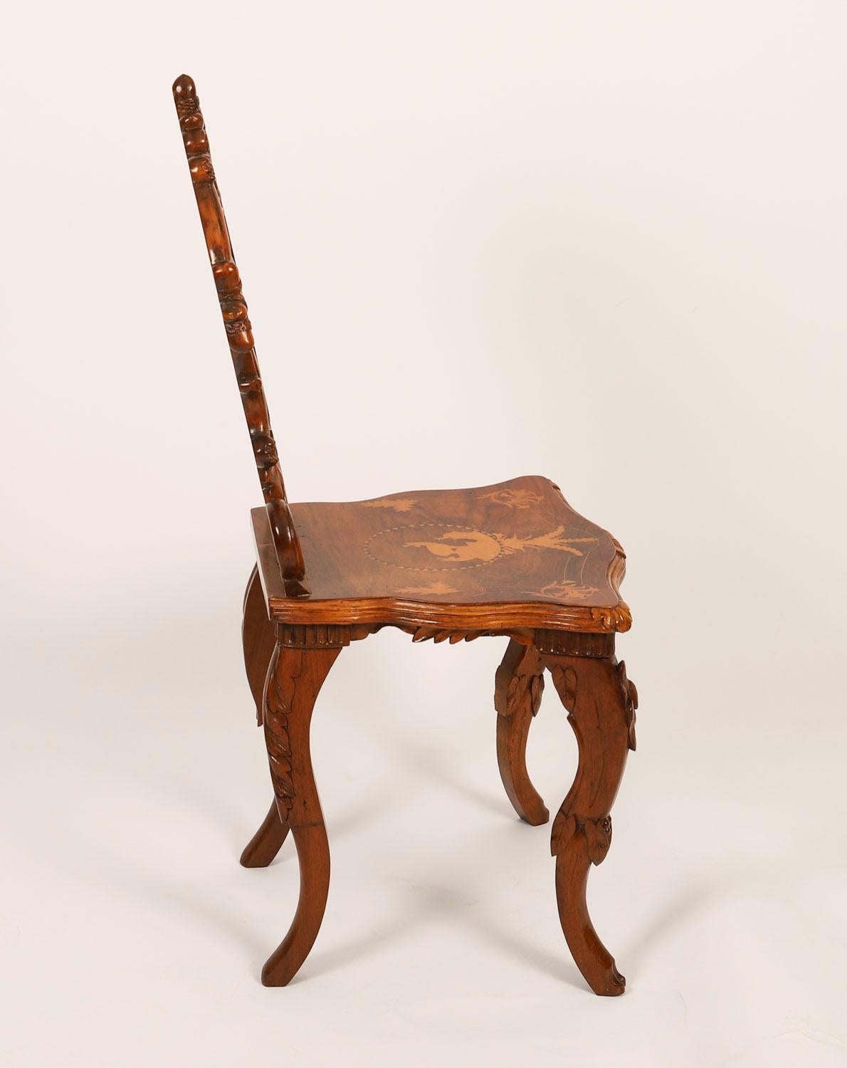Antique Pair Swiss Walnut Marquetry inlaid Hall Chairs 19th Century Marquetería en venta