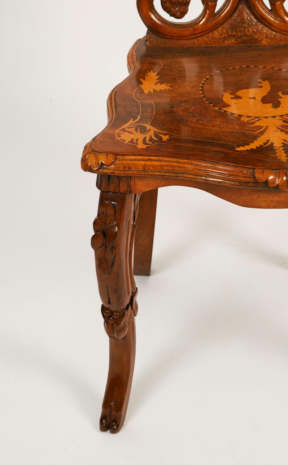 Antique Pair Swiss Walnut Marquetry inlaid Hall Chairs 19th Century en Bueno estado para la venta en London, GB