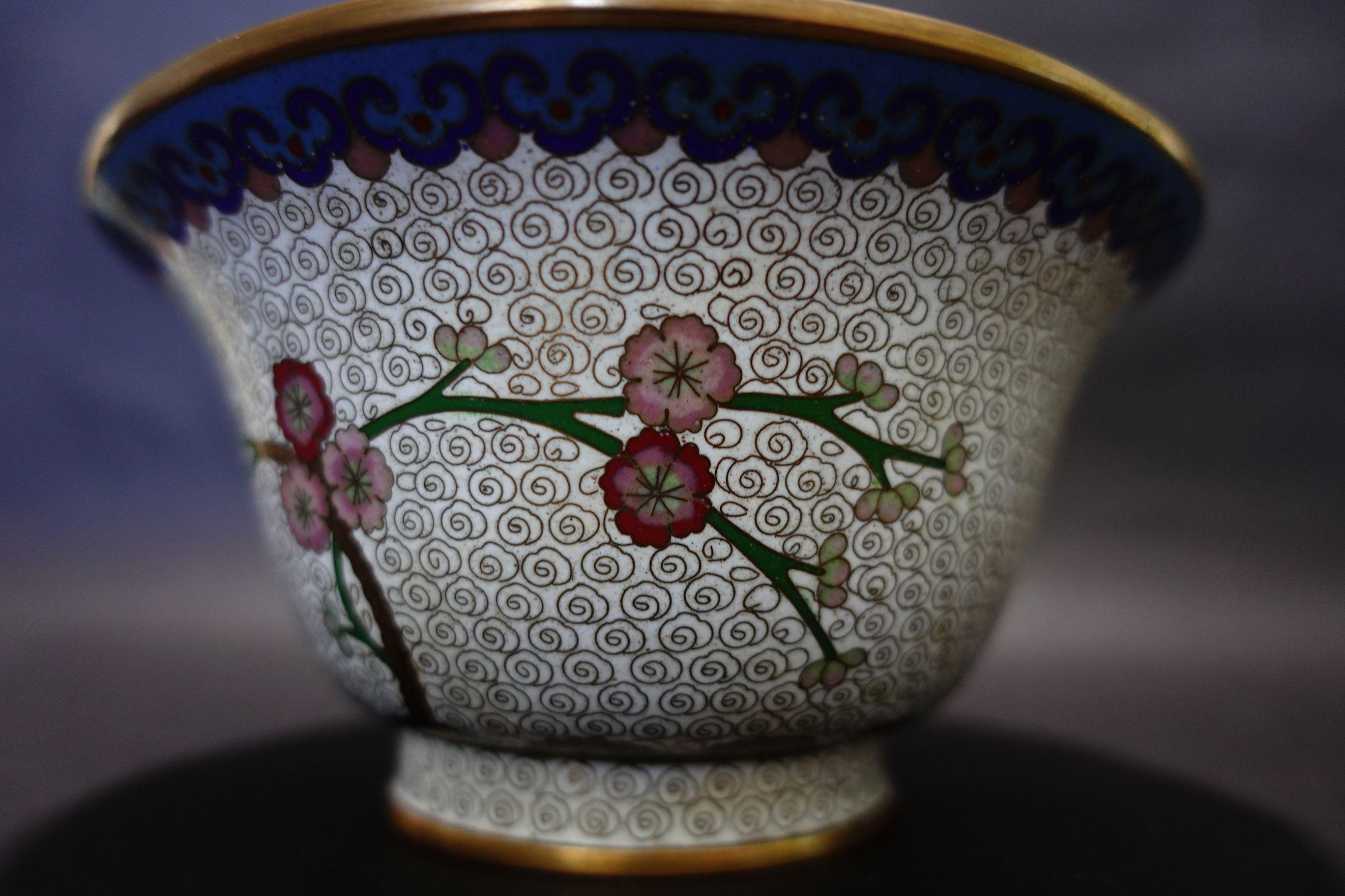 Paire d'épouvantails chinois épais et lourds en émail cloisonné 19e siècle CO#10 Bon état - En vente à Norton, MA