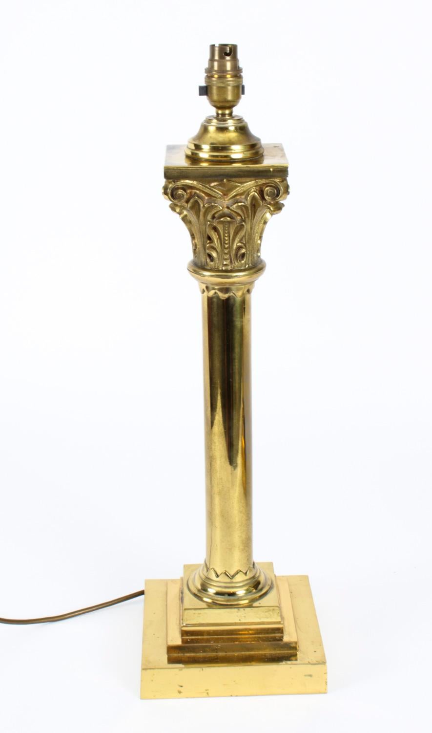 Antique Pair Victorian Brass Corinthian Column Table Lamps, 19th C In Good Condition For Sale In London, GB