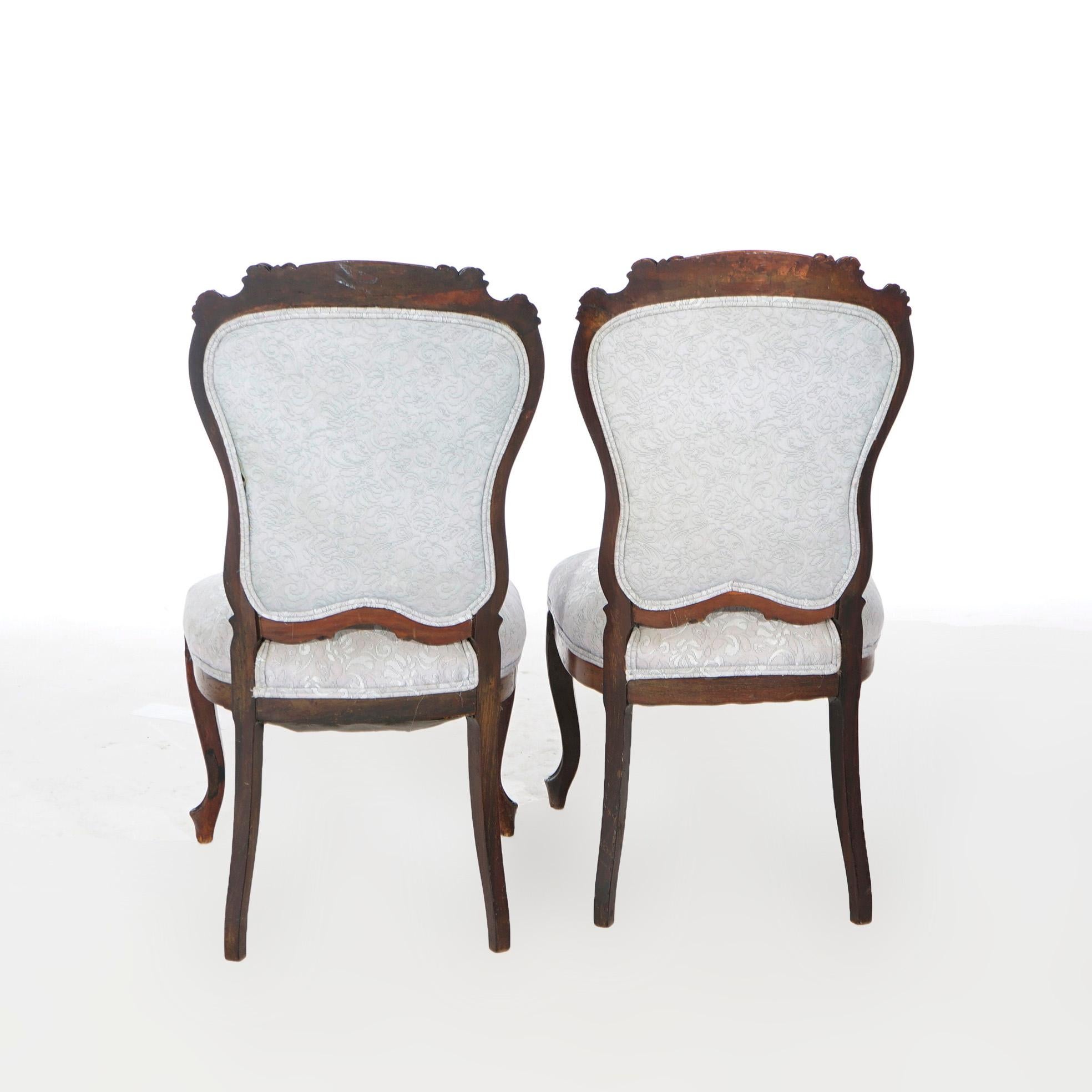 Paire de chaises d'appoint en acajou sculpté du 19ème siècle. Bon état - En vente à Big Flats, NY