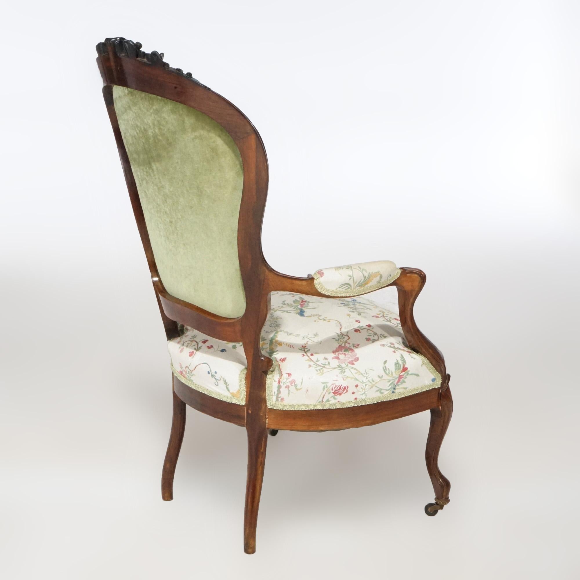 XIXe siècle Ancienne paire de fauteuils de salon victoriens sculptés en bois de rose, vers 1890 en vente