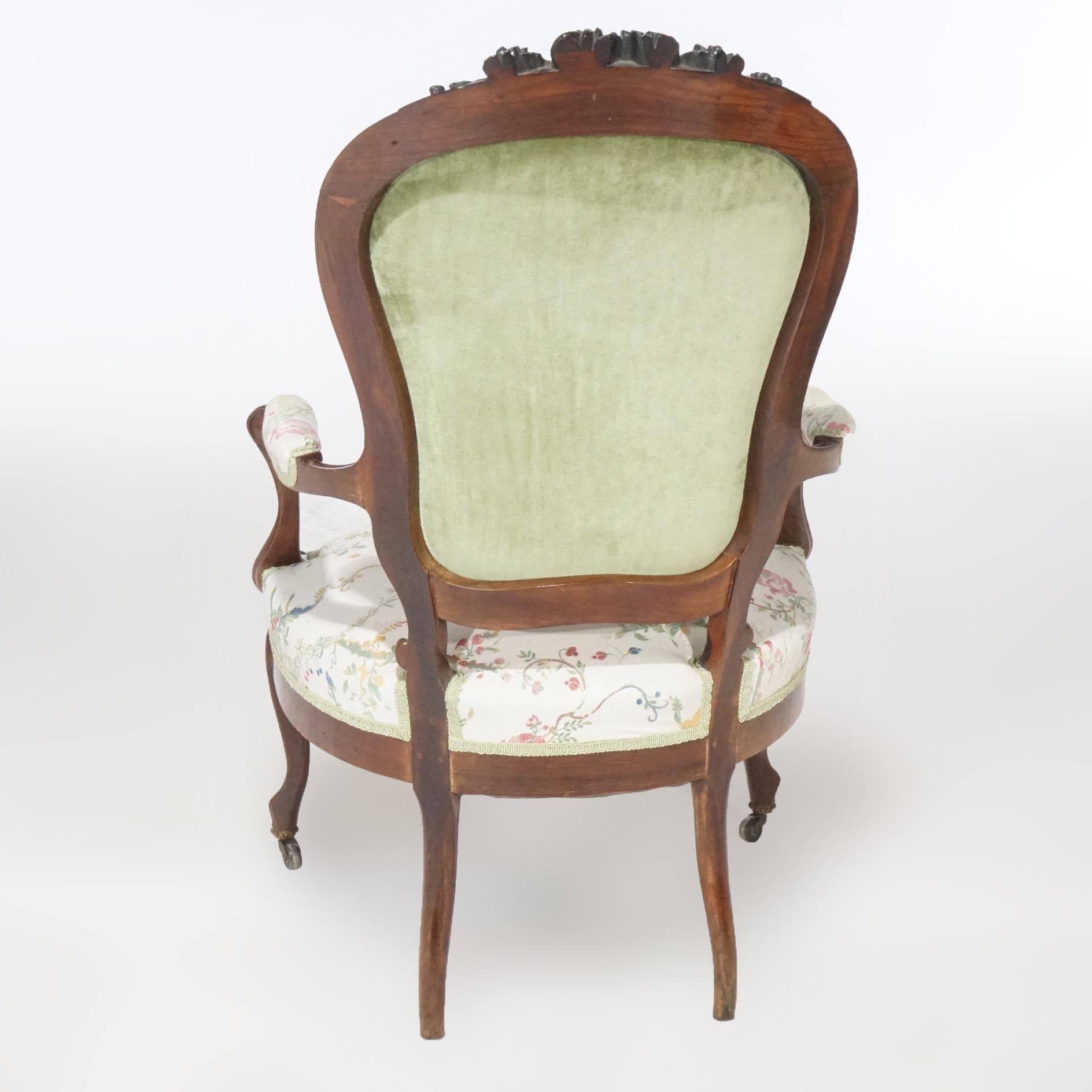 Bois de rose Ancienne paire de fauteuils de salon victoriens sculptés en bois de rose, vers 1890 en vente