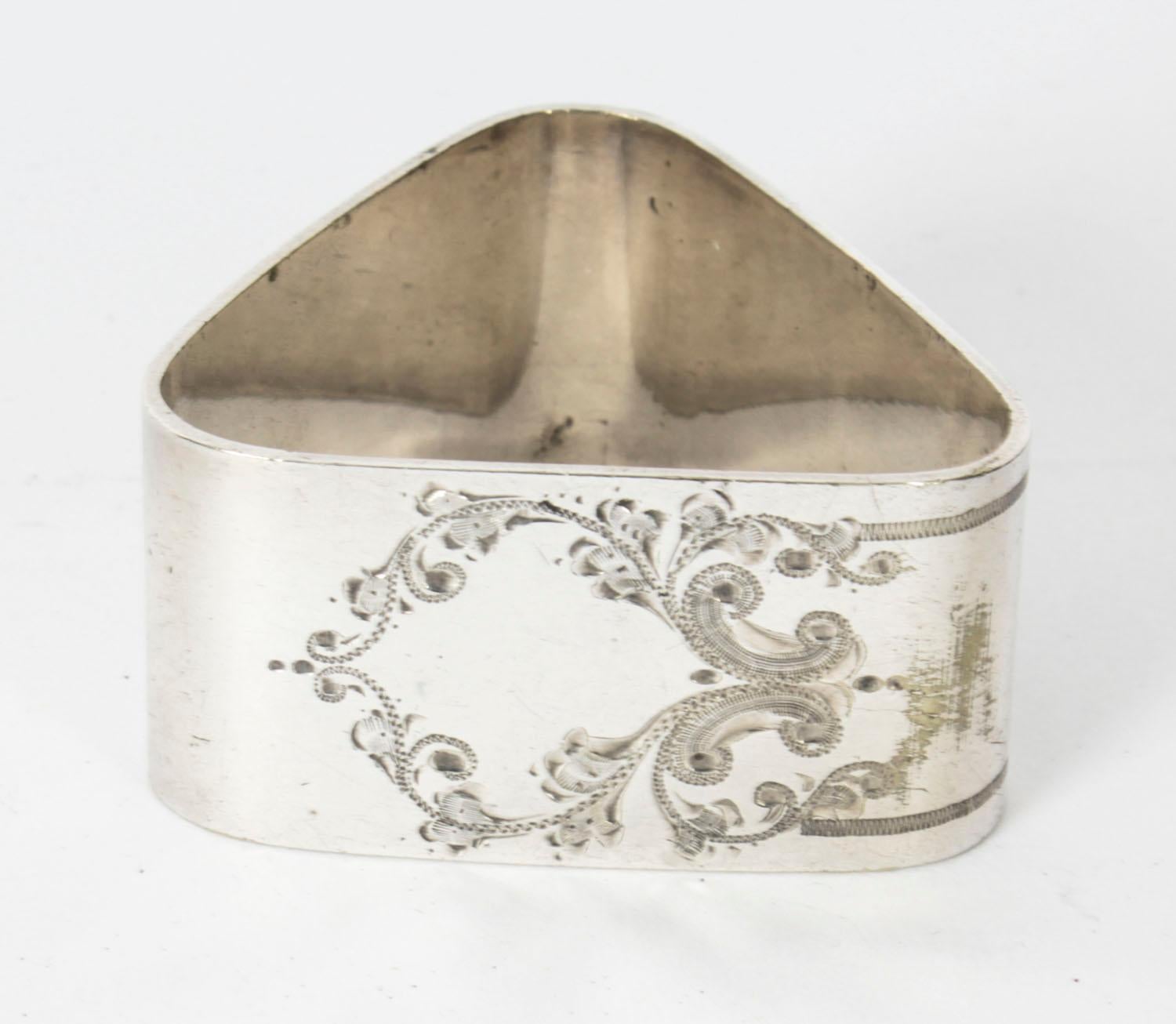 English Antique Pair of Victorian Cased Silver Plated Napkin Rings, 19th Century For Sale