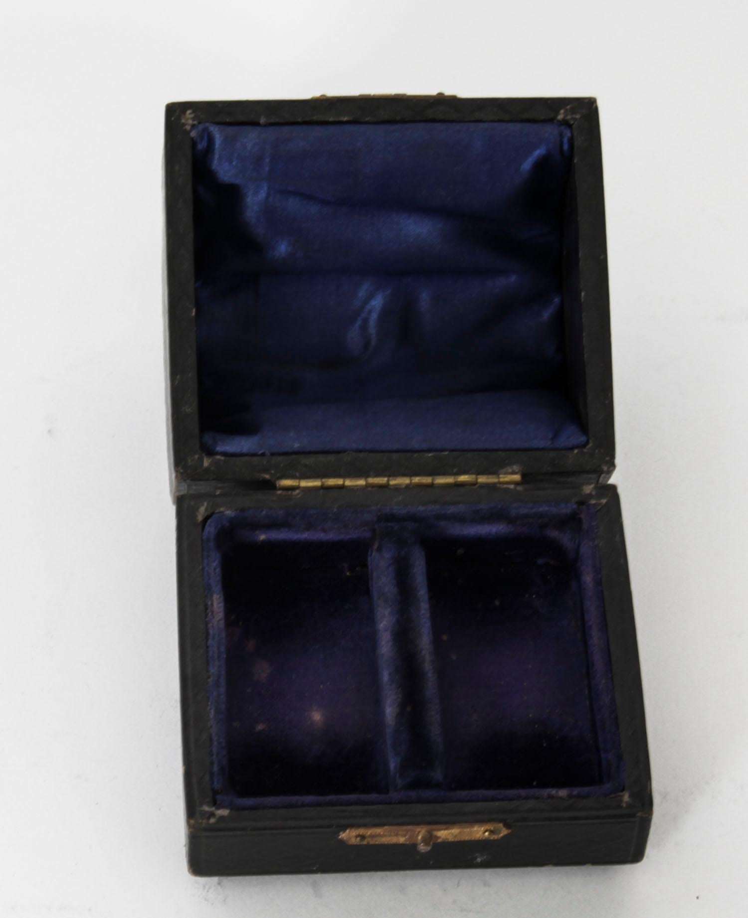 Antique Pair of Victorian Cased Silver Plated Napkin Rings, 19th Century In Good Condition For Sale In London, GB
