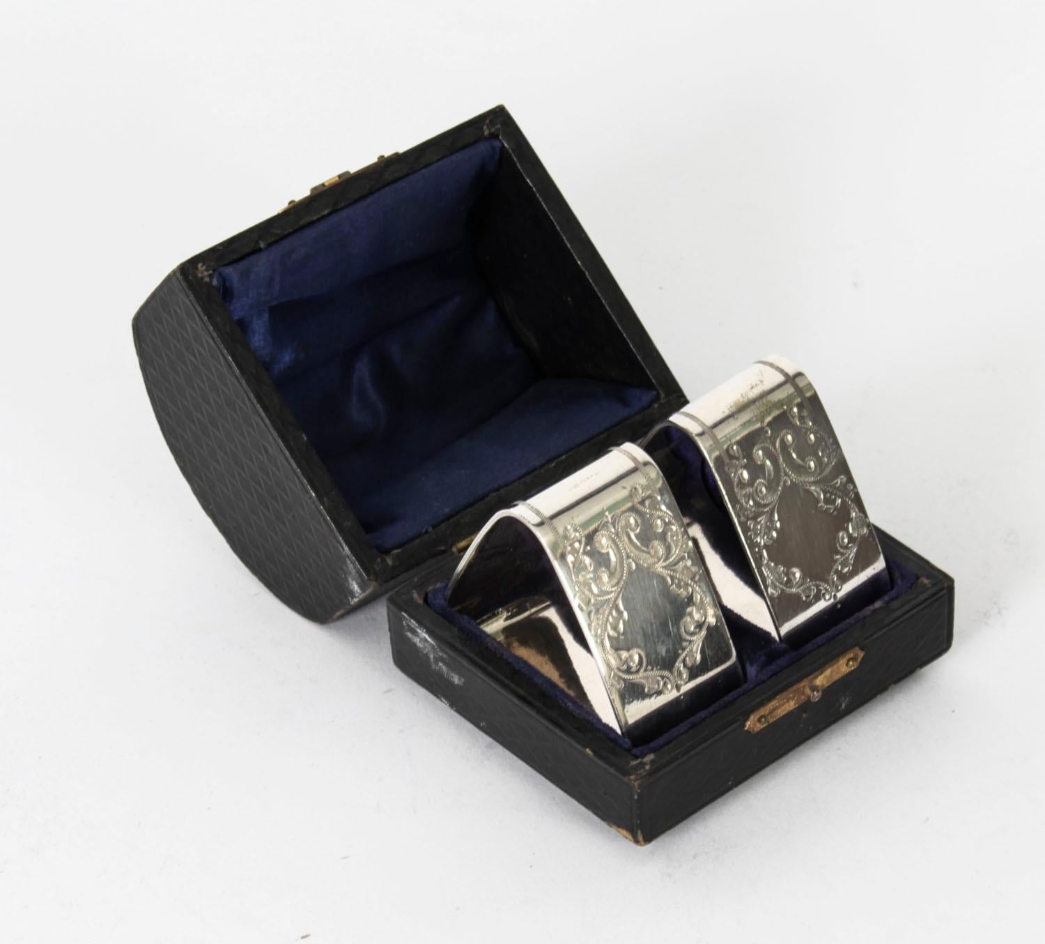 Fine XIX secolo Antica coppia di portatovaglioli vittoriani placcati in argento, XIX secolo in vendita