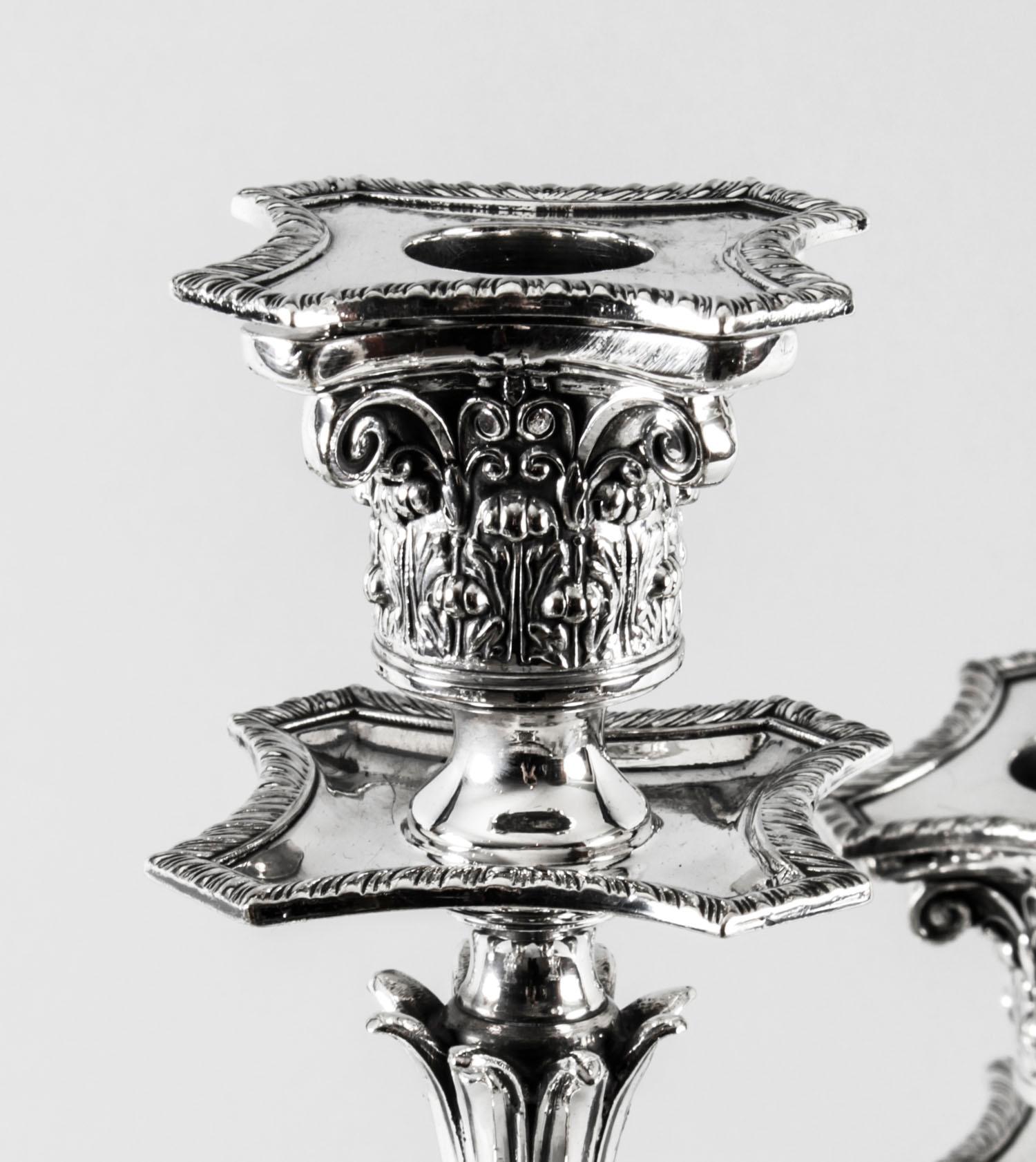 Paire de candélabres victoriens à cinq lumières en métal argenté d'Elkington du 19ème siècle en vente 4