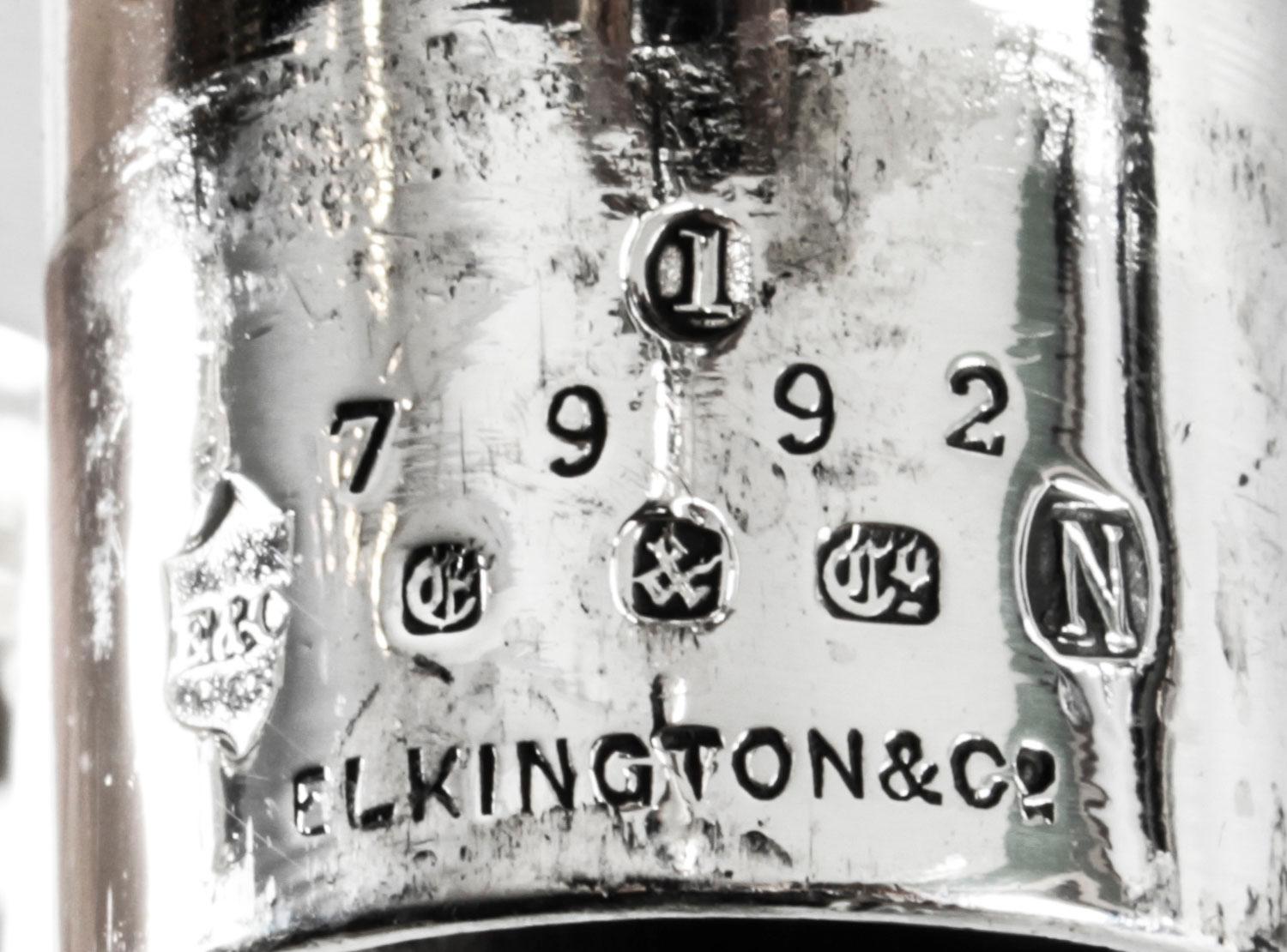 Paar viktorianische versilberte fünfflammige Kandelaber von Elkington aus dem 19. Jahrhundert im Angebot 11