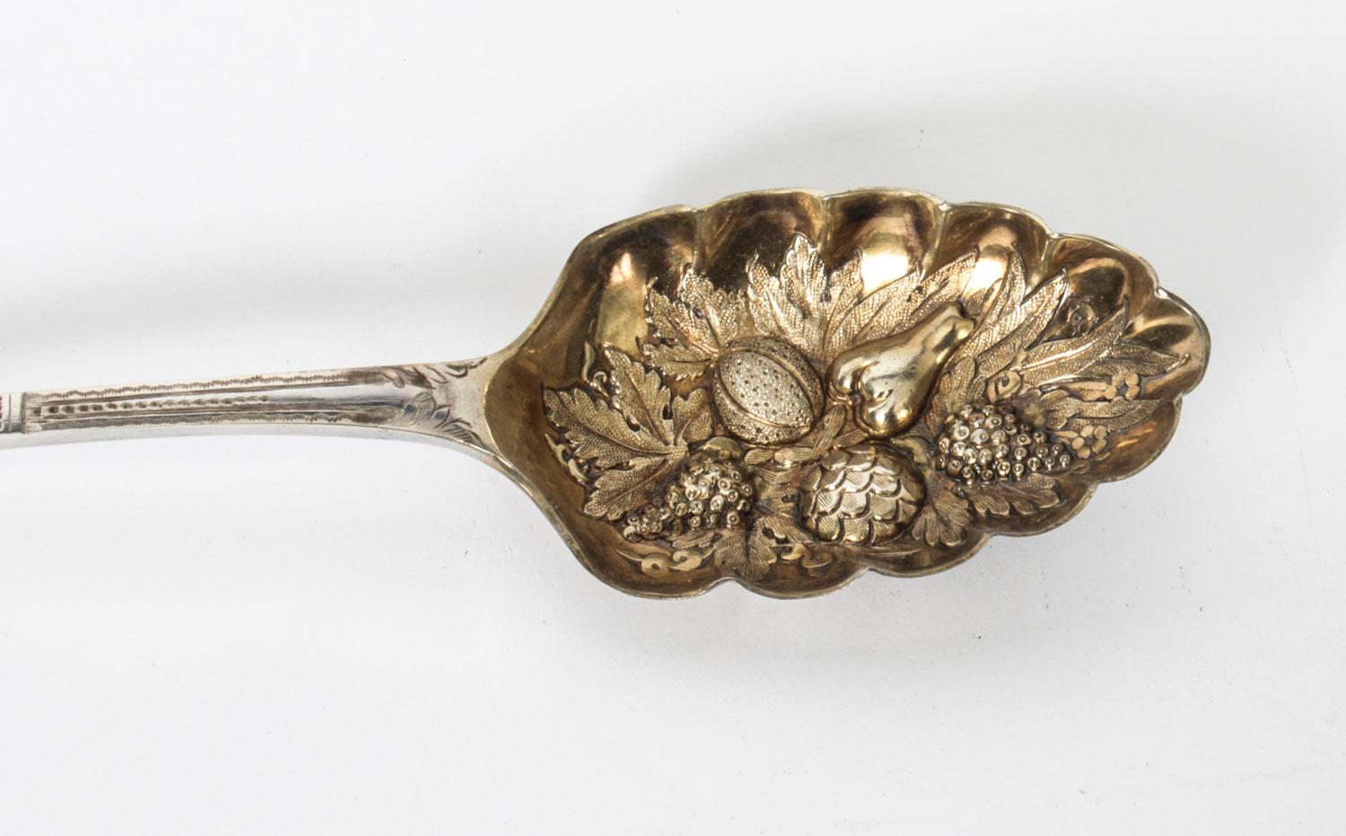 Antique Pair of Victorian Silver Plated & Gilt Berry Serving Spoons 19th Century In Good Condition In London, GB