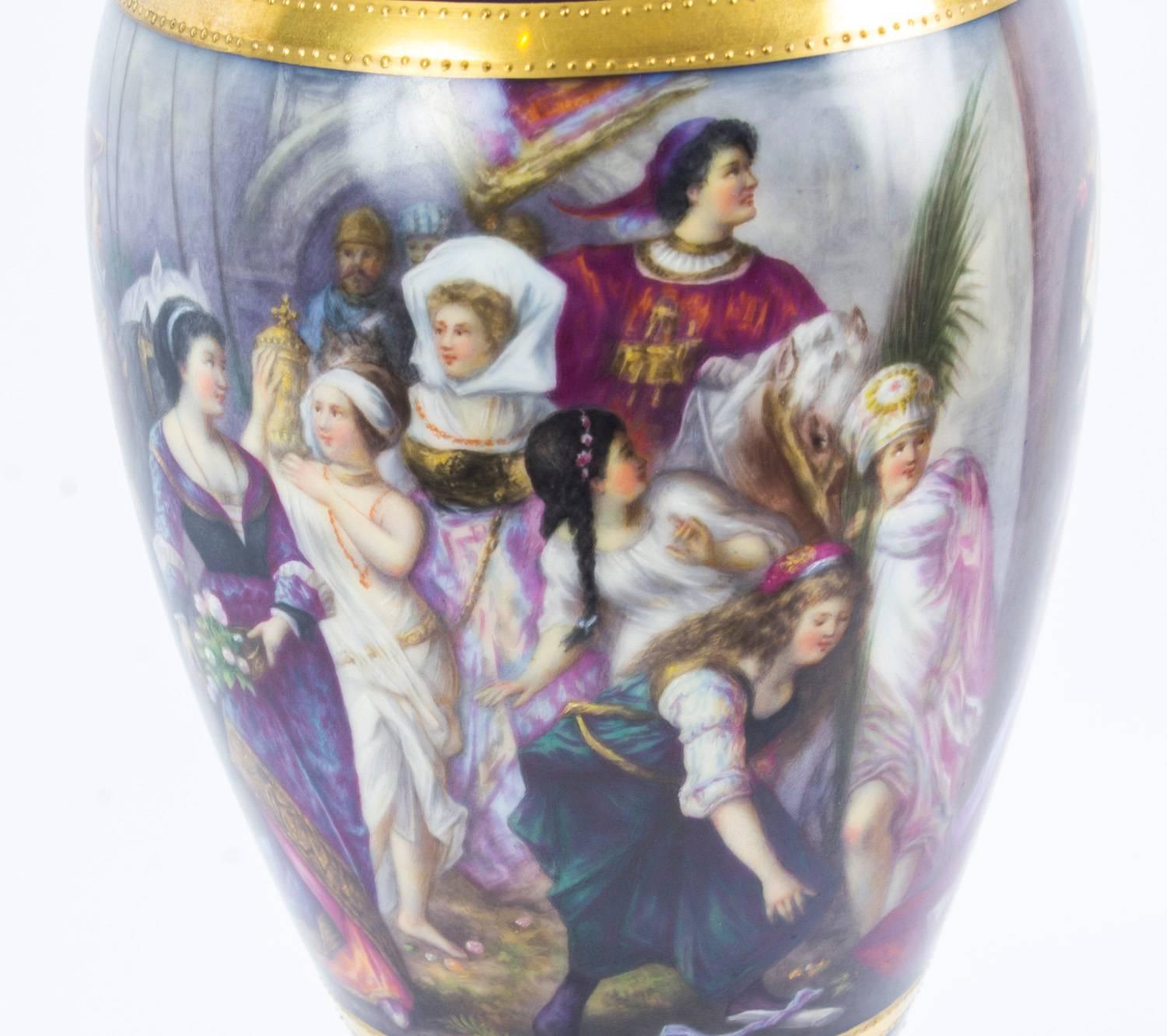 Antique Pair of Vienna Porcelain Pedestal Vases on Stands, 19th Century 4