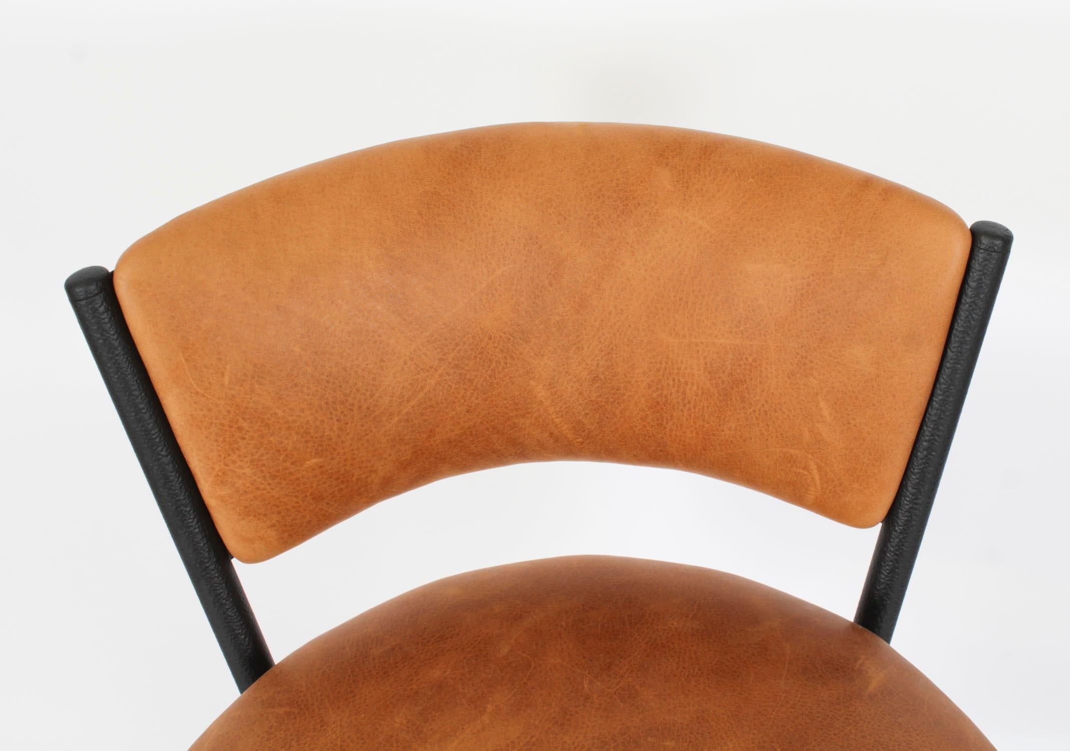 Antique Pair Walnut and Tan Leather Art Deco Bar Stools 20th Century For Sale 7