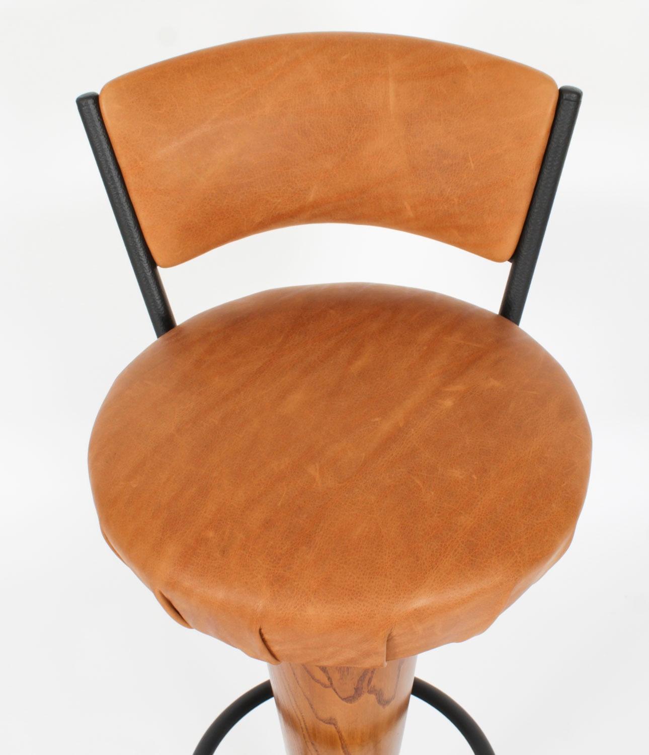 Antique Pair Walnut and Tan Leather Art Deco Bar Stools 20th Century For Sale 10