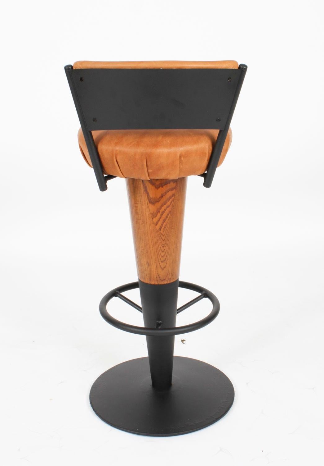 Antique Pair Walnut and Tan Leather Art Deco Bar Stools 20th Century For Sale 13