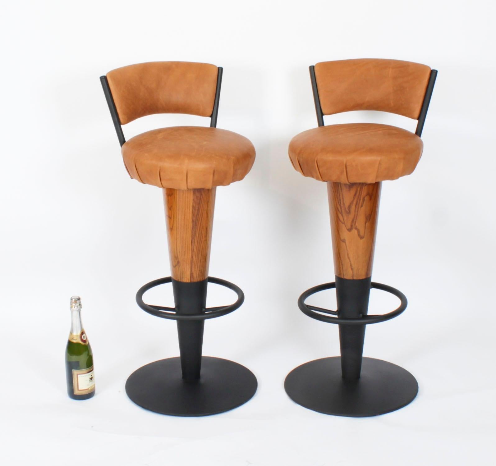 Antique Pair Walnut and Tan Leather Art Deco Bar Stools 20th Century For Sale 15