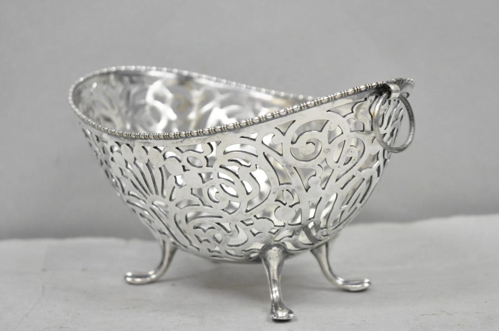 Placcato argento Antico Pairpoint Small Silver Plated Pierced Scrollwork Candy Dishl Bowl Basket in vendita