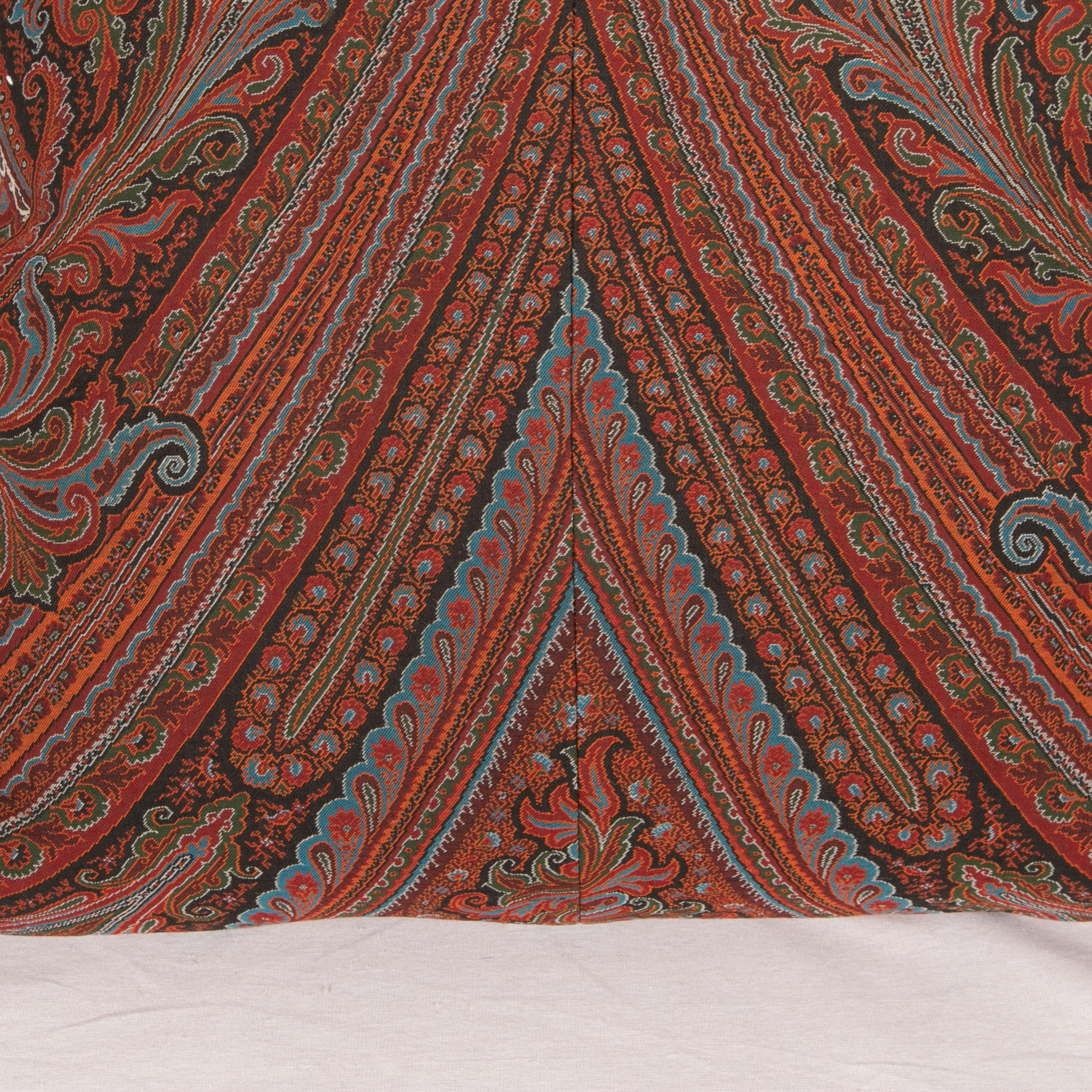 Antique Paisley Shawl Pillow, 19th C. In Good Condition In Istanbul, TR