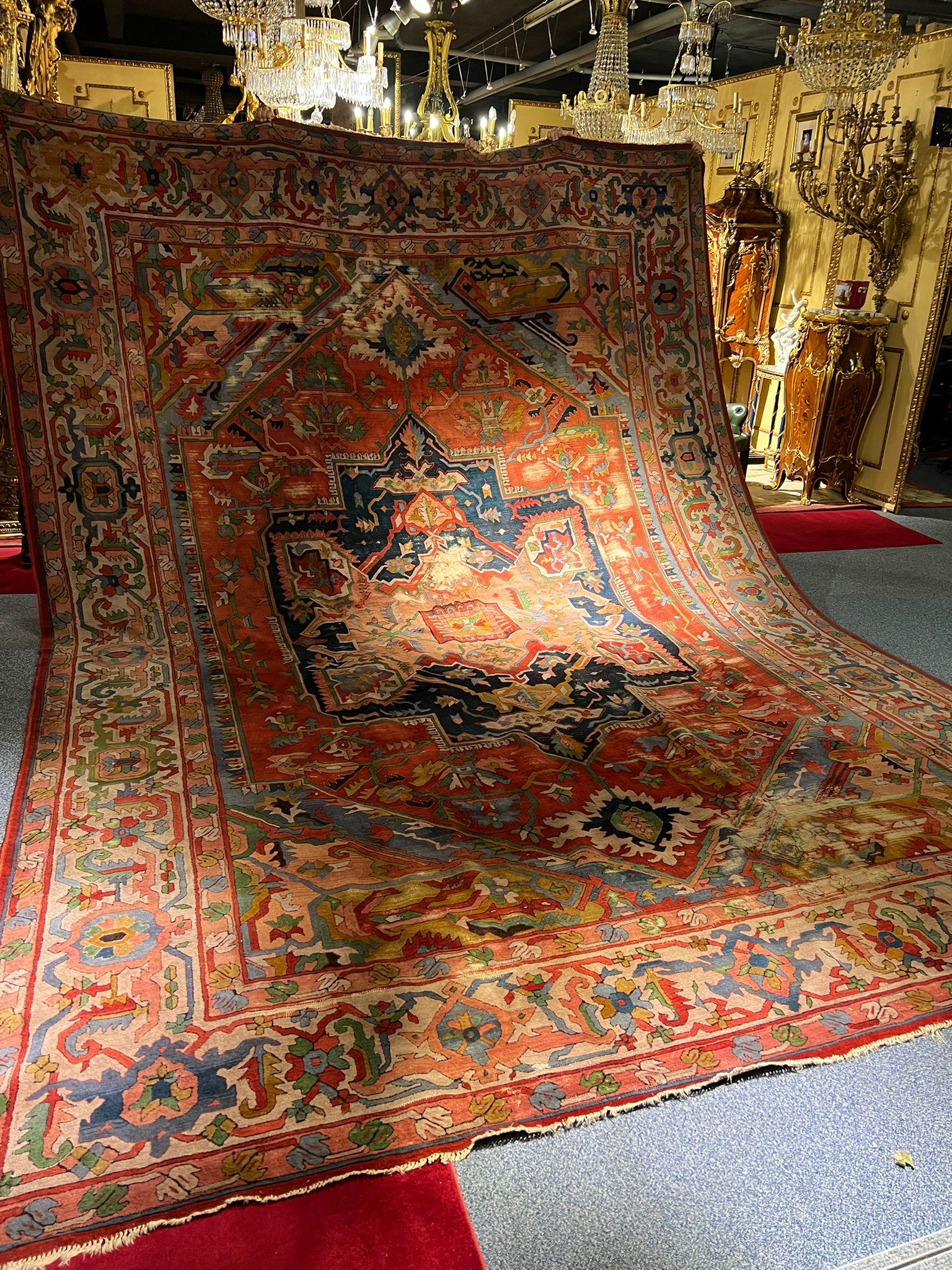 Seltener Teppich der Marke Tefset mit einem klassischen Heriz-Muster. An einigen Stellen gibt es Aufträge, siehe Bilder