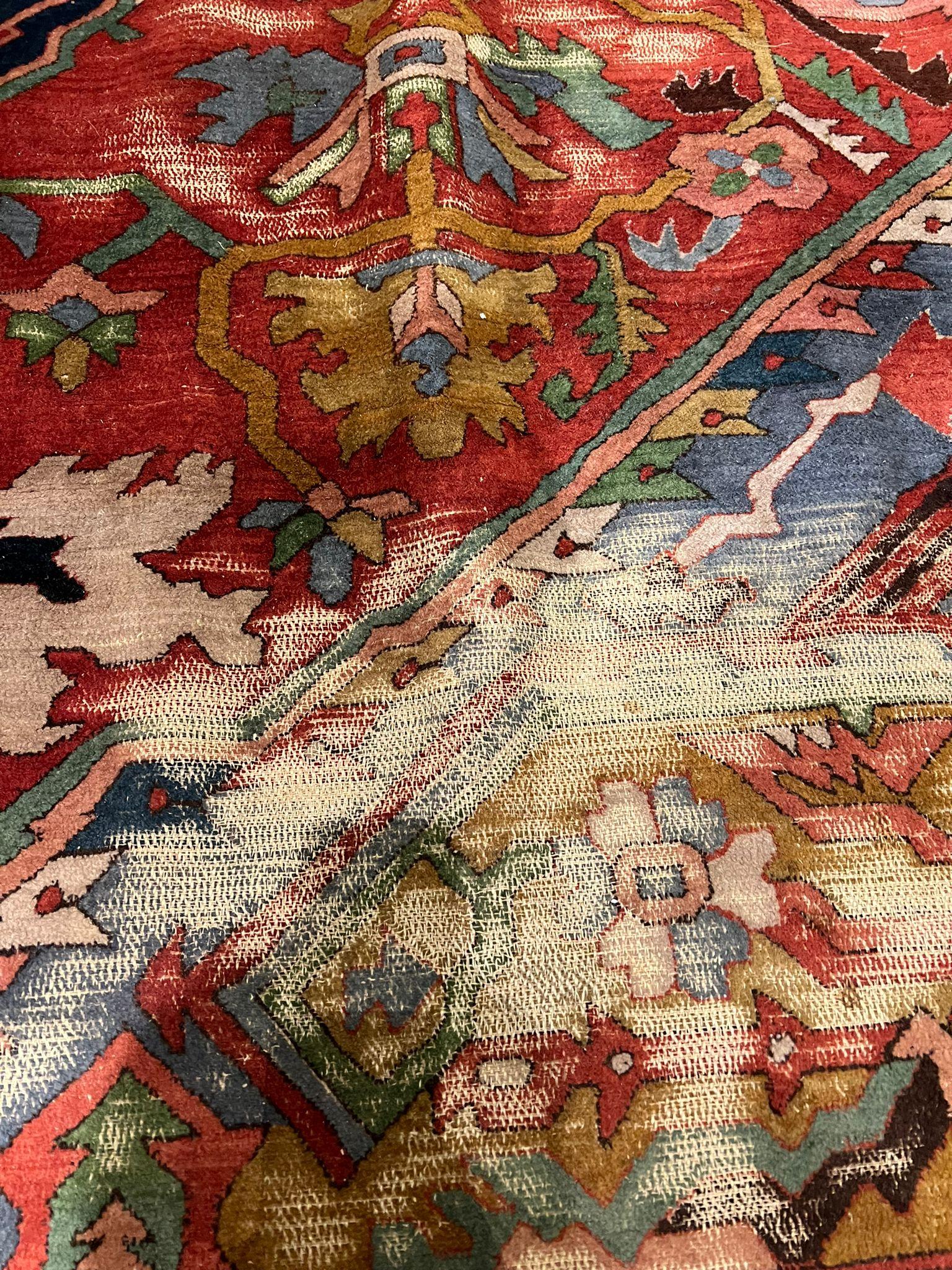 Antique Palace Carpet Tefset with Heriz Pattern Oversize In Good Condition For Sale In Berlin, DE