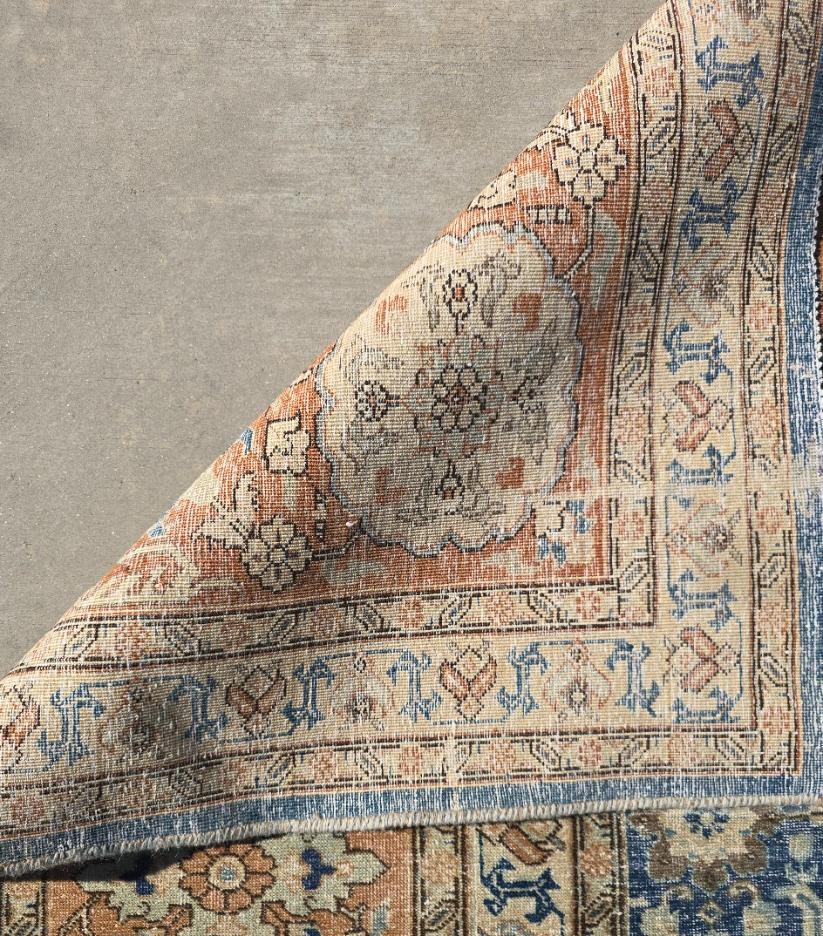 Perse Tapis persan Tabriz ancien de taille palais 12,8 x 19,2 en vente