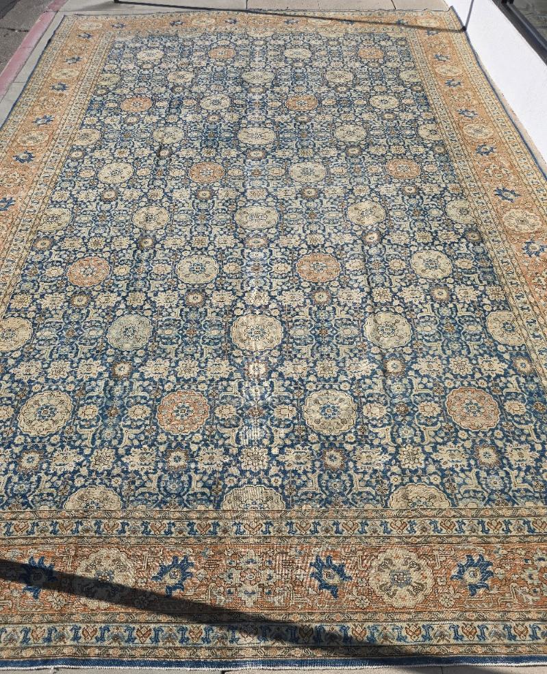 Tapis persan Tabriz ancien de taille palais 12,8 x 19,2 Bon état - En vente à Los Angeles, CA