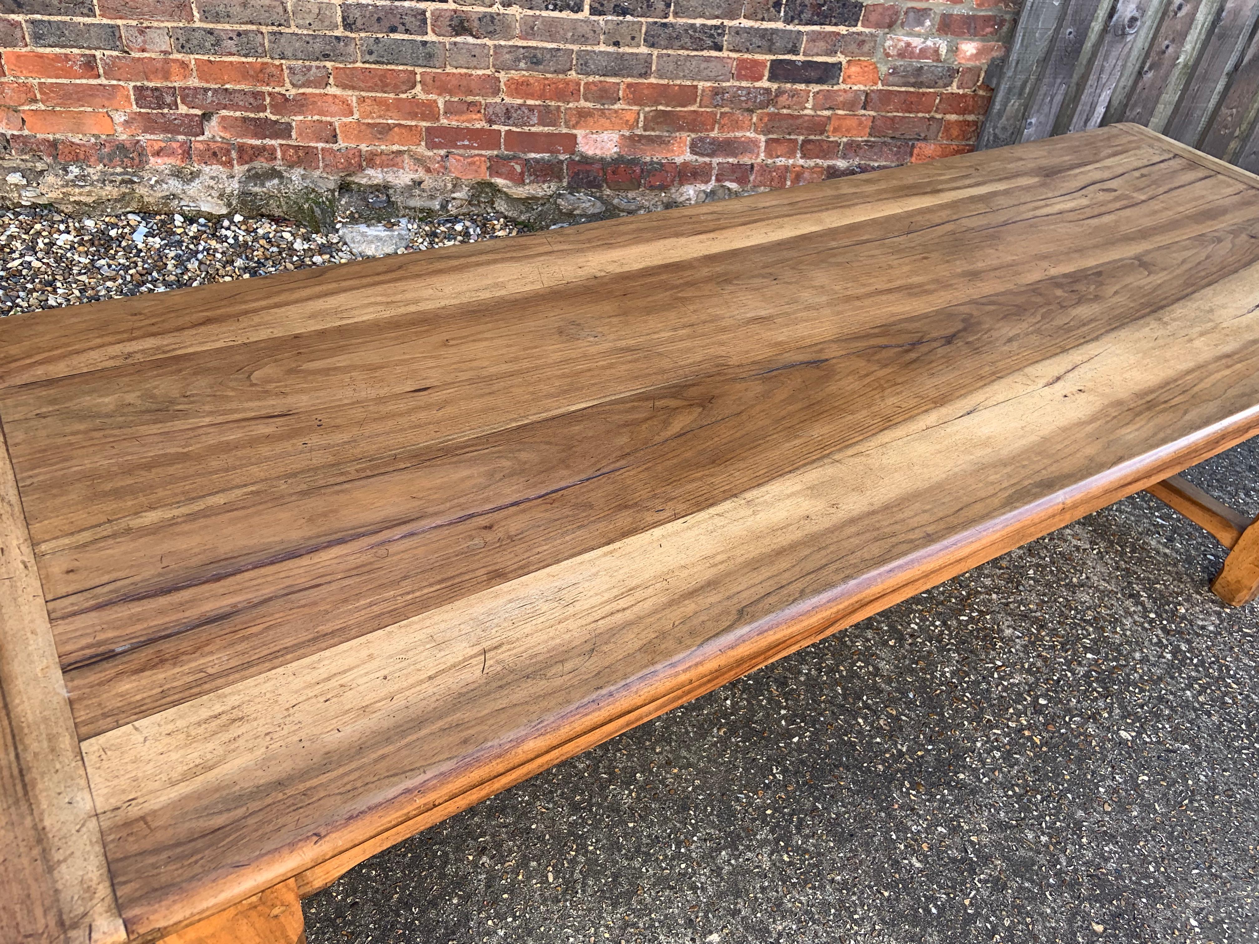 Antique Pale Walnut H Stretcher Table In Good Condition For Sale In Billingshurst, GB