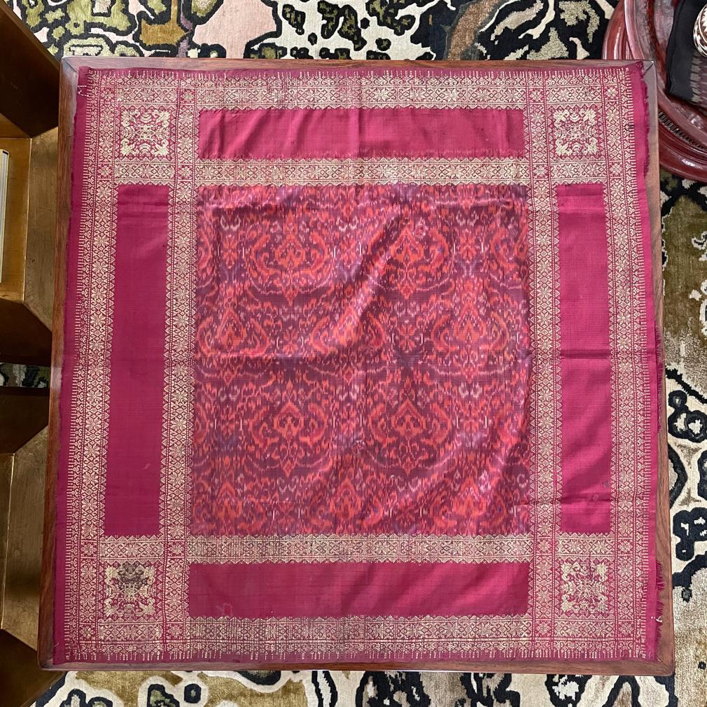 Antico Songket da uomo di Palembang e abito da cerimonia Ikat (iket kepala). in vendita 4