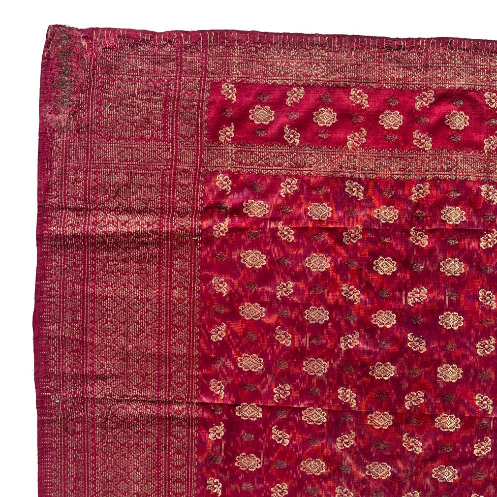 Antiguo paño de cabeza ceremonial de hombre de Songket e Ikat de Palembang (iket kepala) Otro en venta