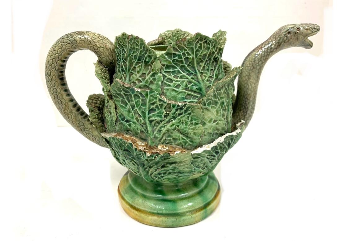 Art nouveau Ancienne théière Palissy en majolique avec serpent et choux à restaurer en vente