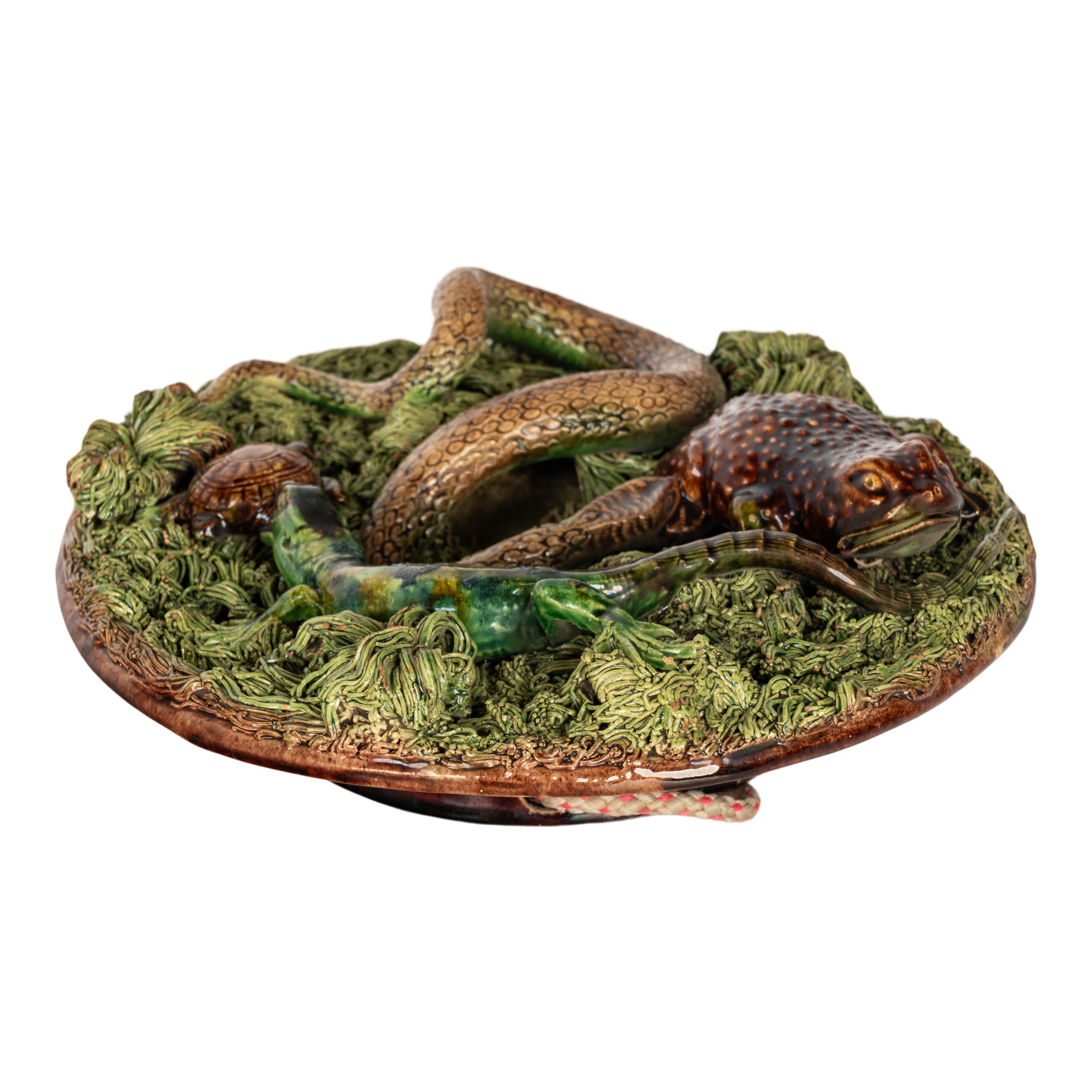 Antique Palissy Ware Portuguese Mafra Majolica Pottery Plate Lizard Snake 1880 In Good Condition In Portland, OR