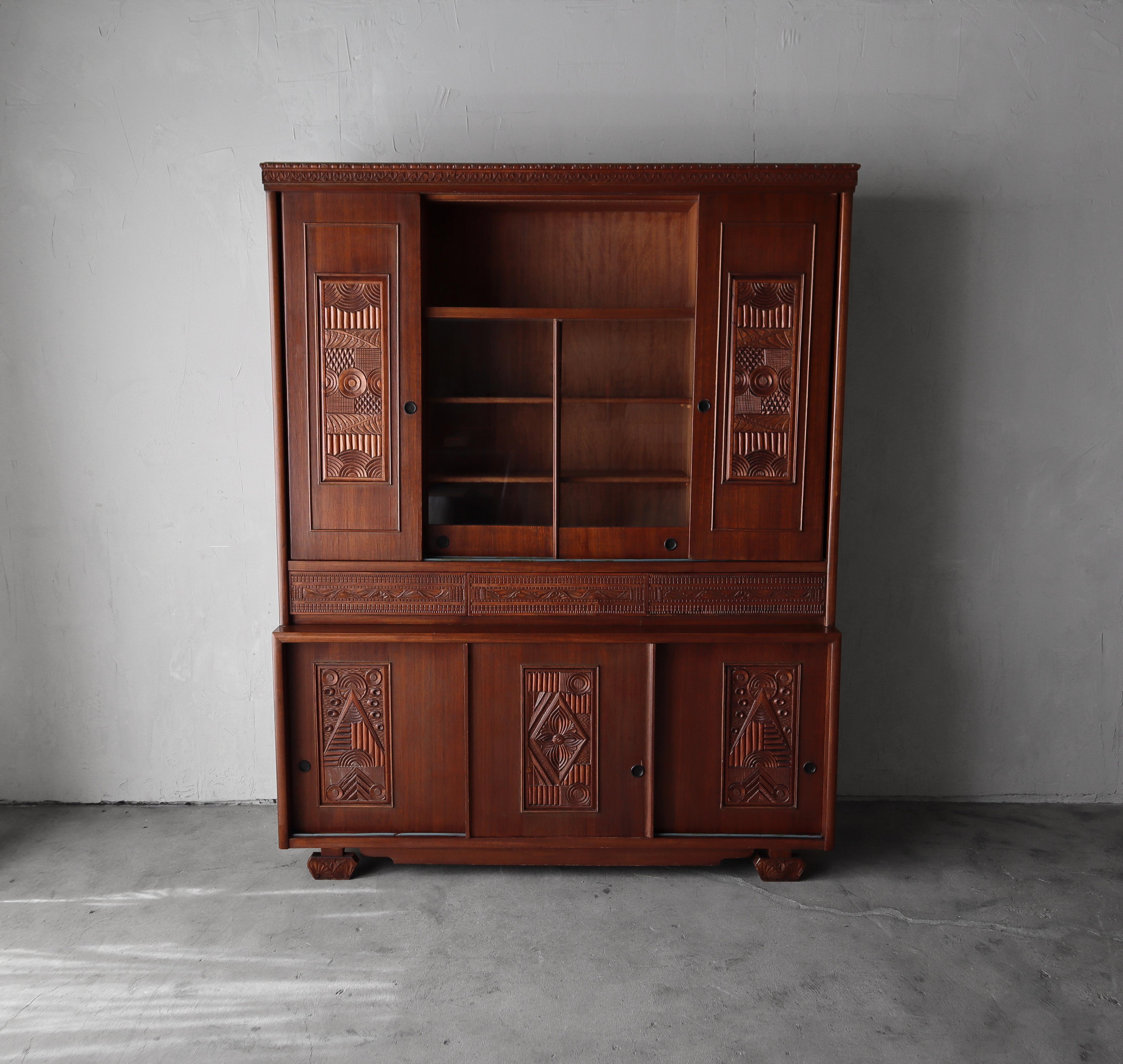 Antique Panelcarve Wood Hutch Cabinet In Good Condition For Sale In Las Vegas, NV