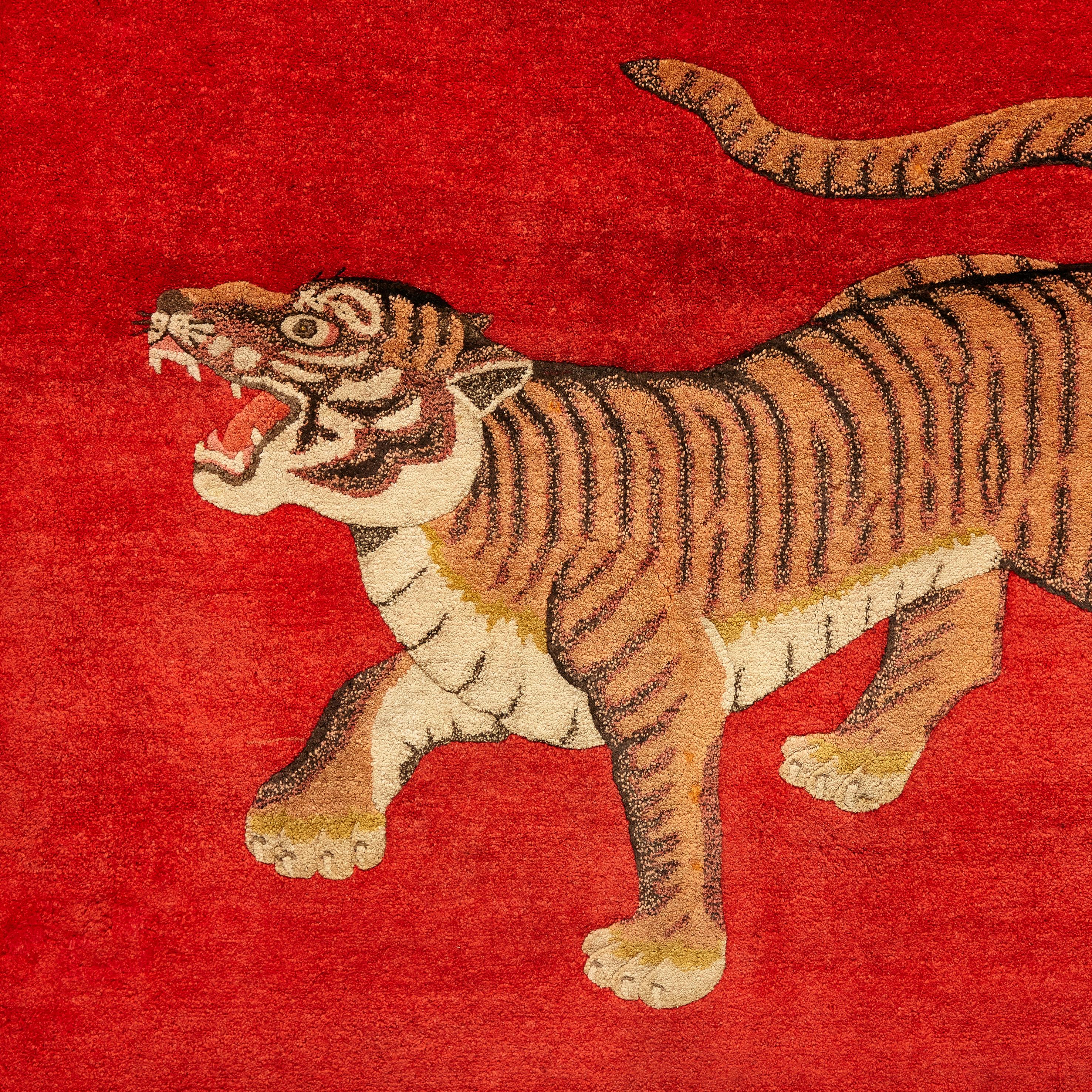 Pao Tou tiger from China made in circa 1900.

Hand knotted wool

Some repairs as we show on the photos.

Measures: 131 x 198 cm.