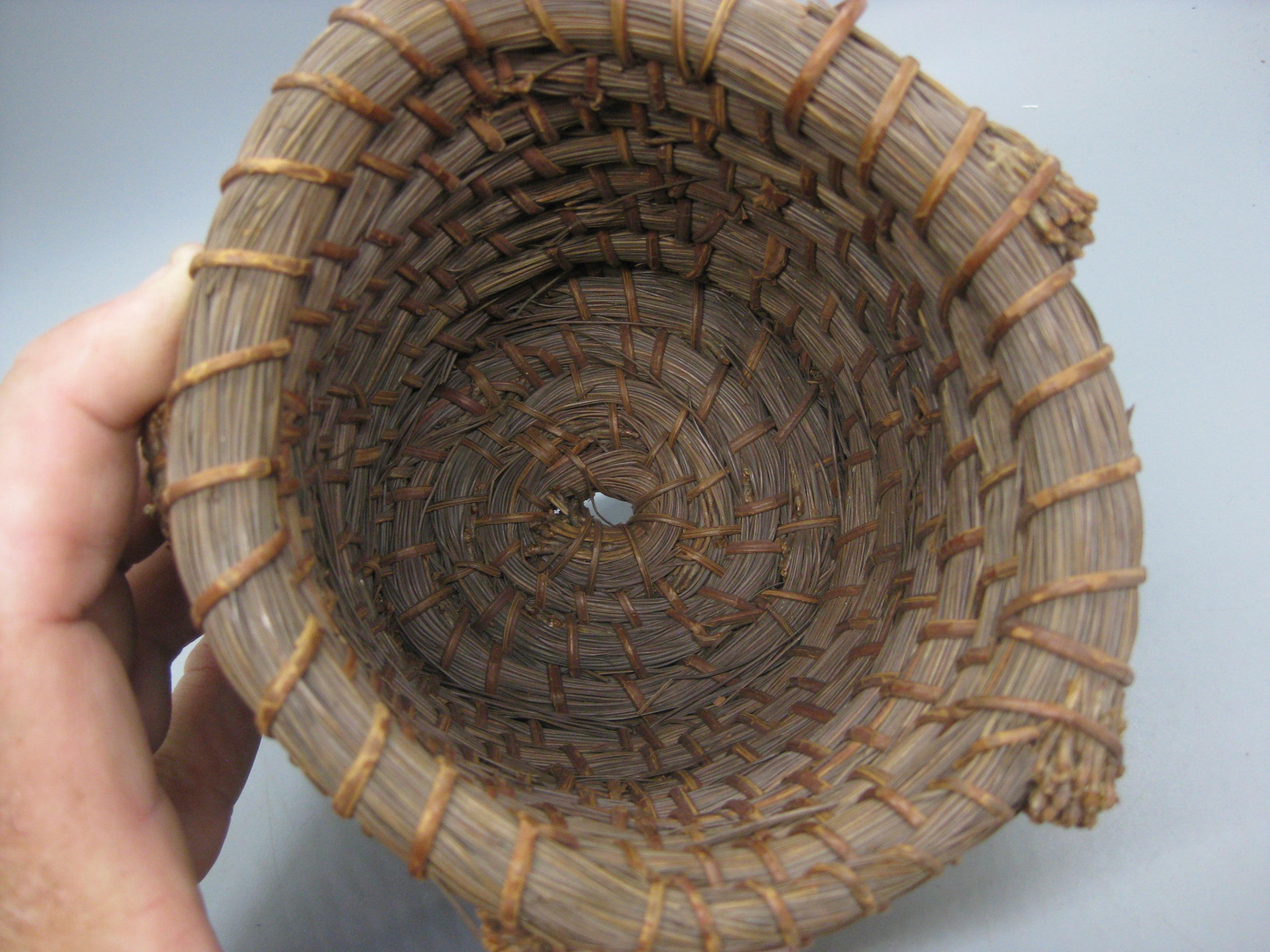 20th Century Antique Papago Native American Indian Coiled Pine Needle Basket For Sale