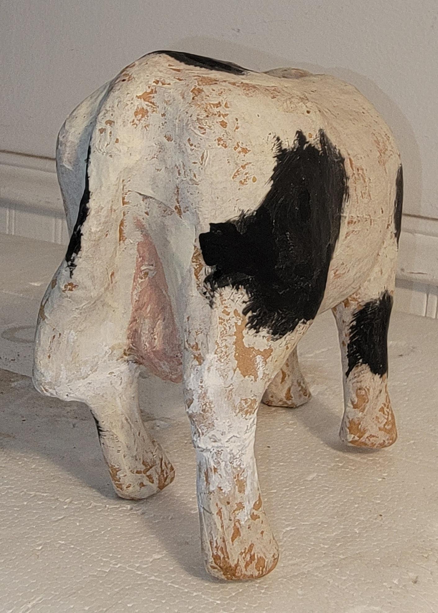 Arte popolare Mucca antica in cartapesta in vendita