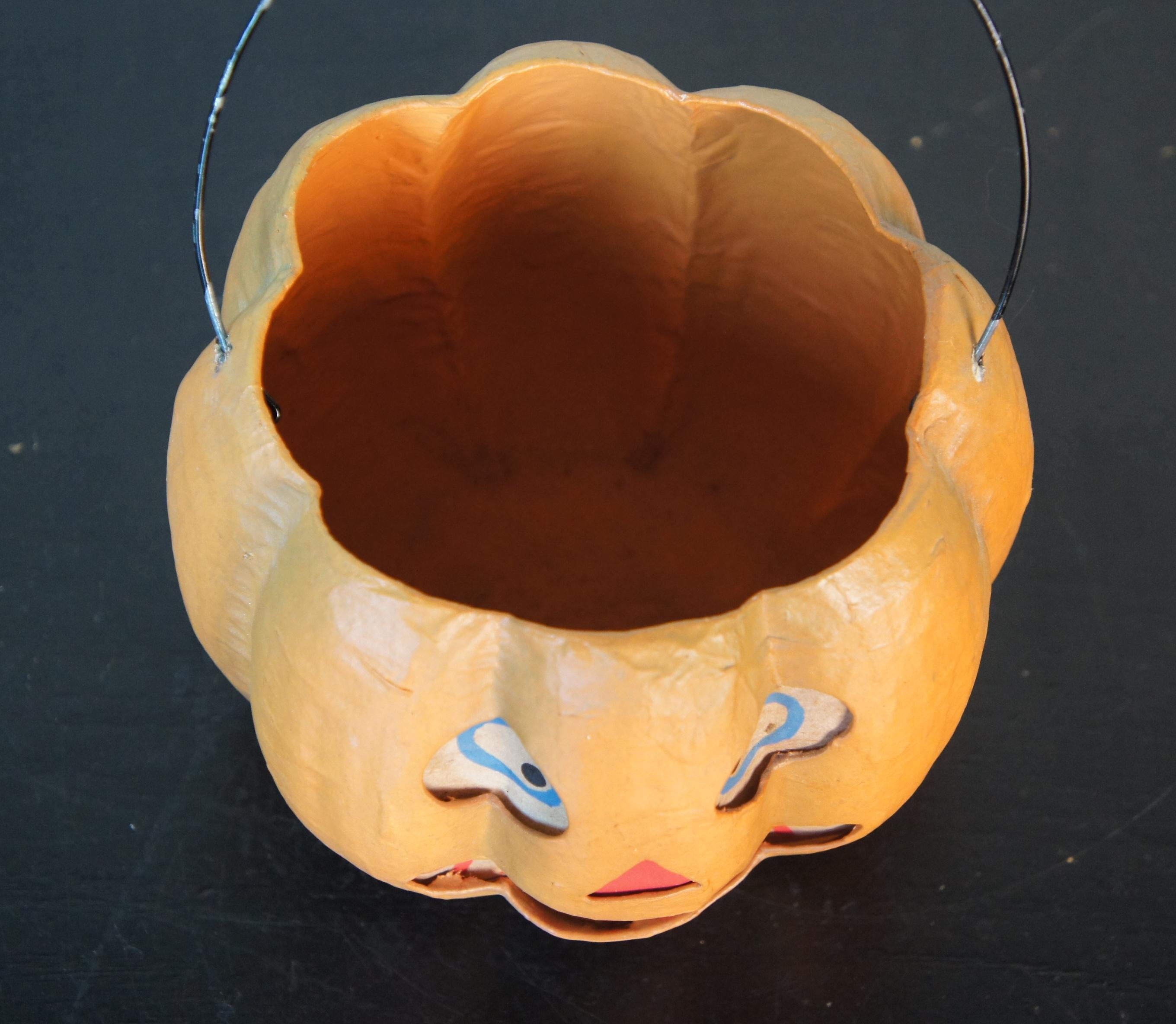 Antique Paper Mache Jack o Lantern Pumpkin Bucket Candy Container Germany In Good Condition In Dayton, OH