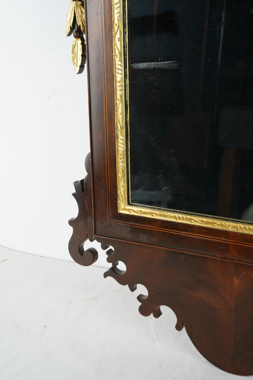 Federale Antique Mirror in mogano in stile Feder dorato dei primi del Novecento in vendita