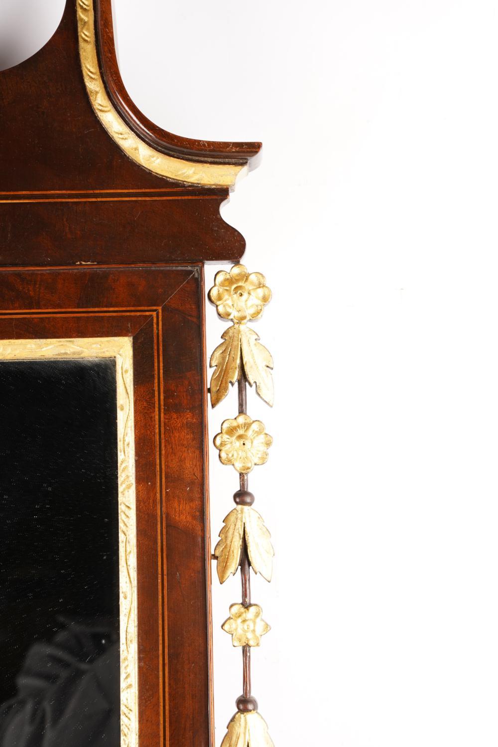Americano Antique Mirror in mogano in stile Feder dorato dei primi del Novecento in vendita