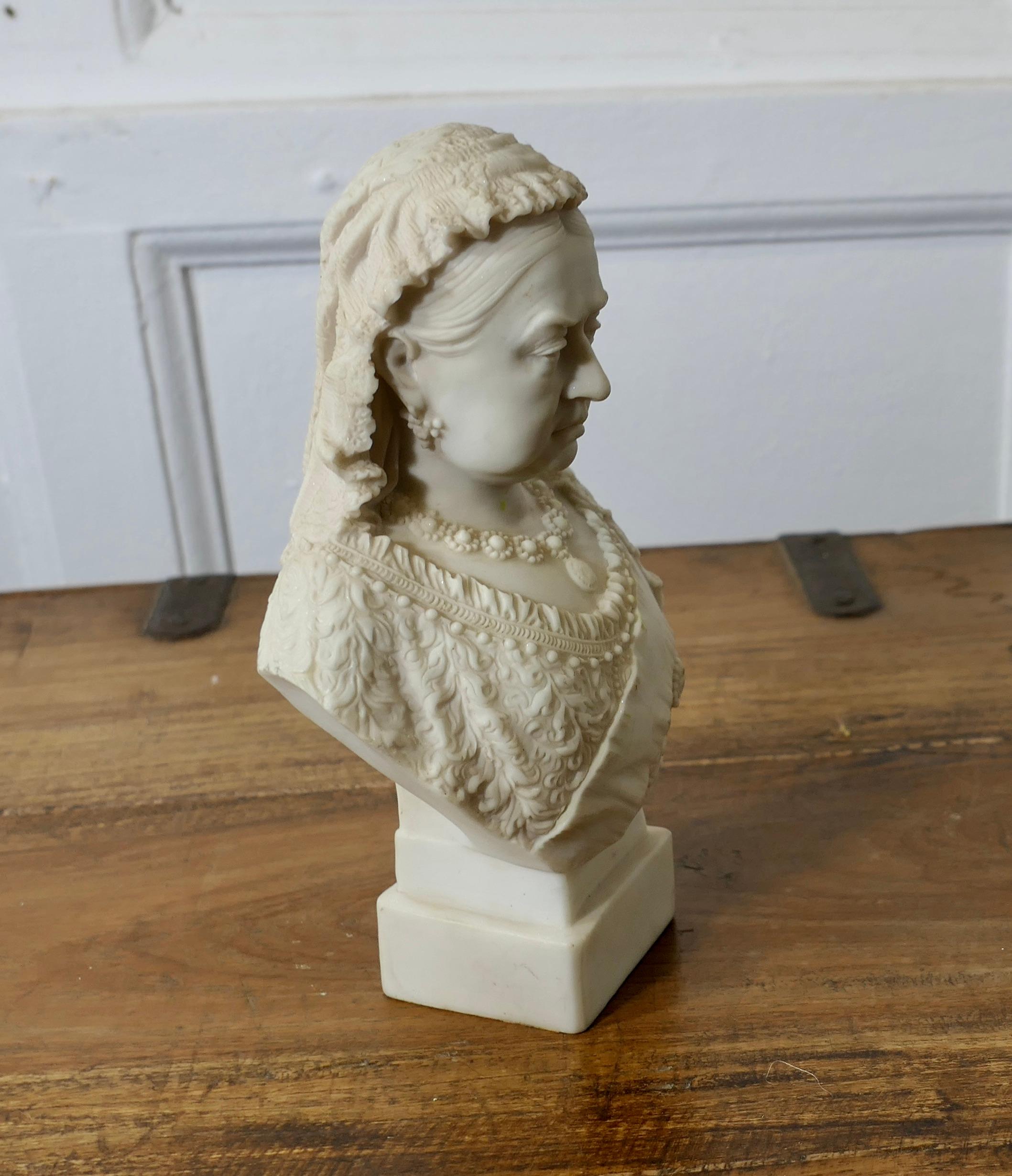 Antiguo Busto de Pariano de la Reina Victoria por Robson & Leadbetter en venta 2