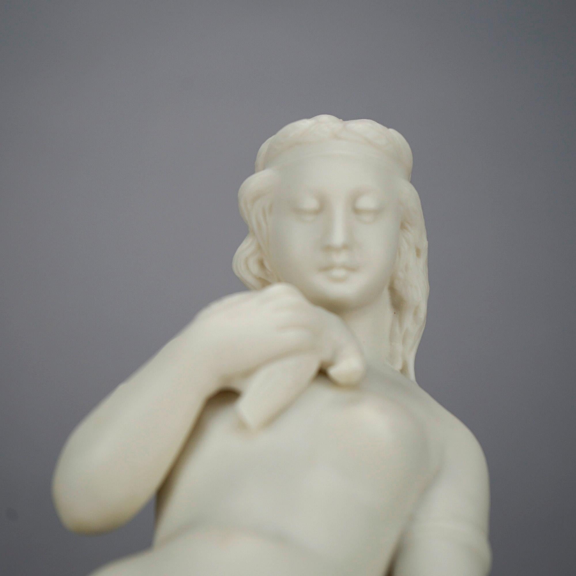 Antique Parian Sculpture d'une femme classique assise et d'une colombe 19 C en vente 2