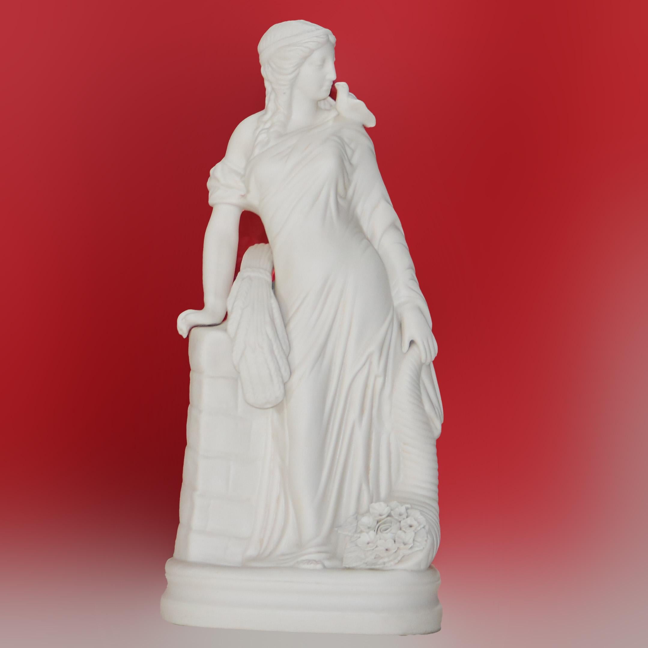 Antica figura di donna classica con cornucopia in porcellana di Bisque di Parian Ware in vendita 1