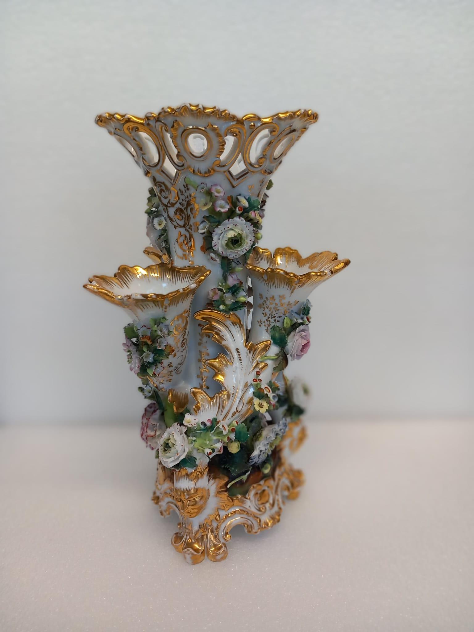 Gilt Antique Paris porcelain vase in the shape of an épergne  For Sale