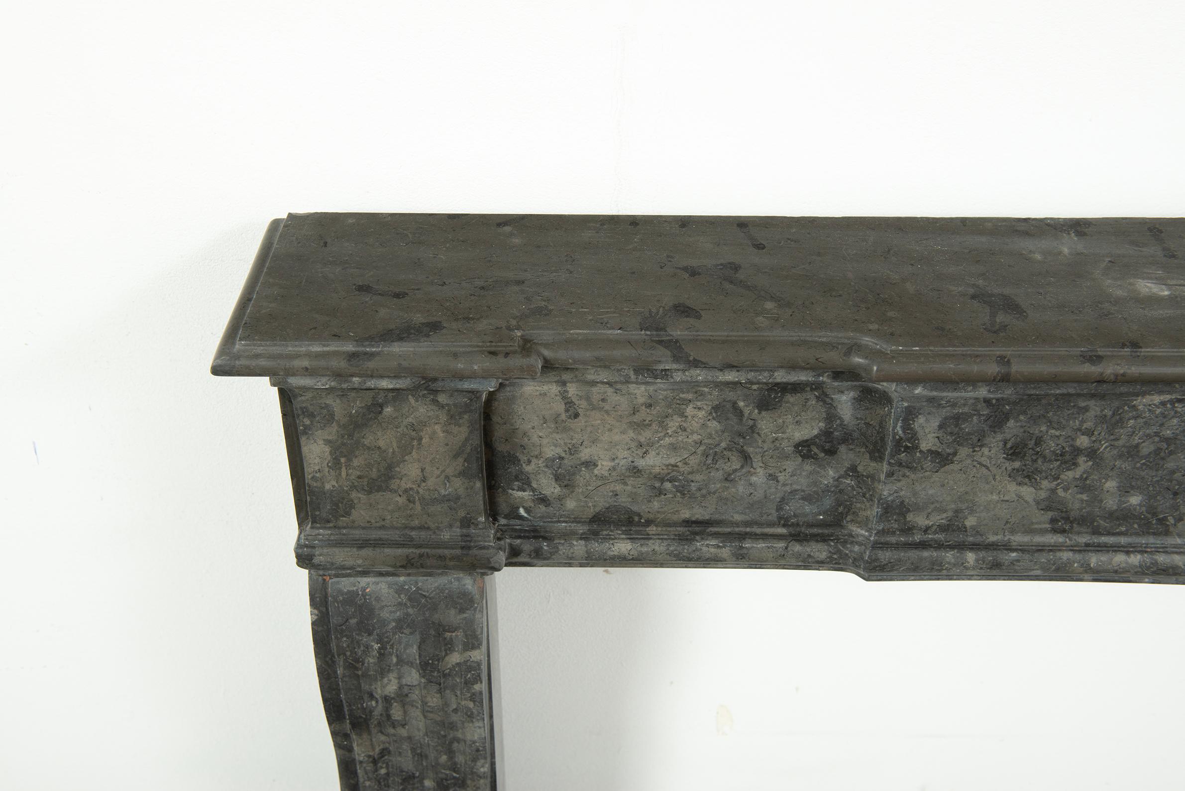 Antique Parisian Louis XVI Fireplace Mantel In Fair Condition For Sale In Haarlem, Noord-Holland
