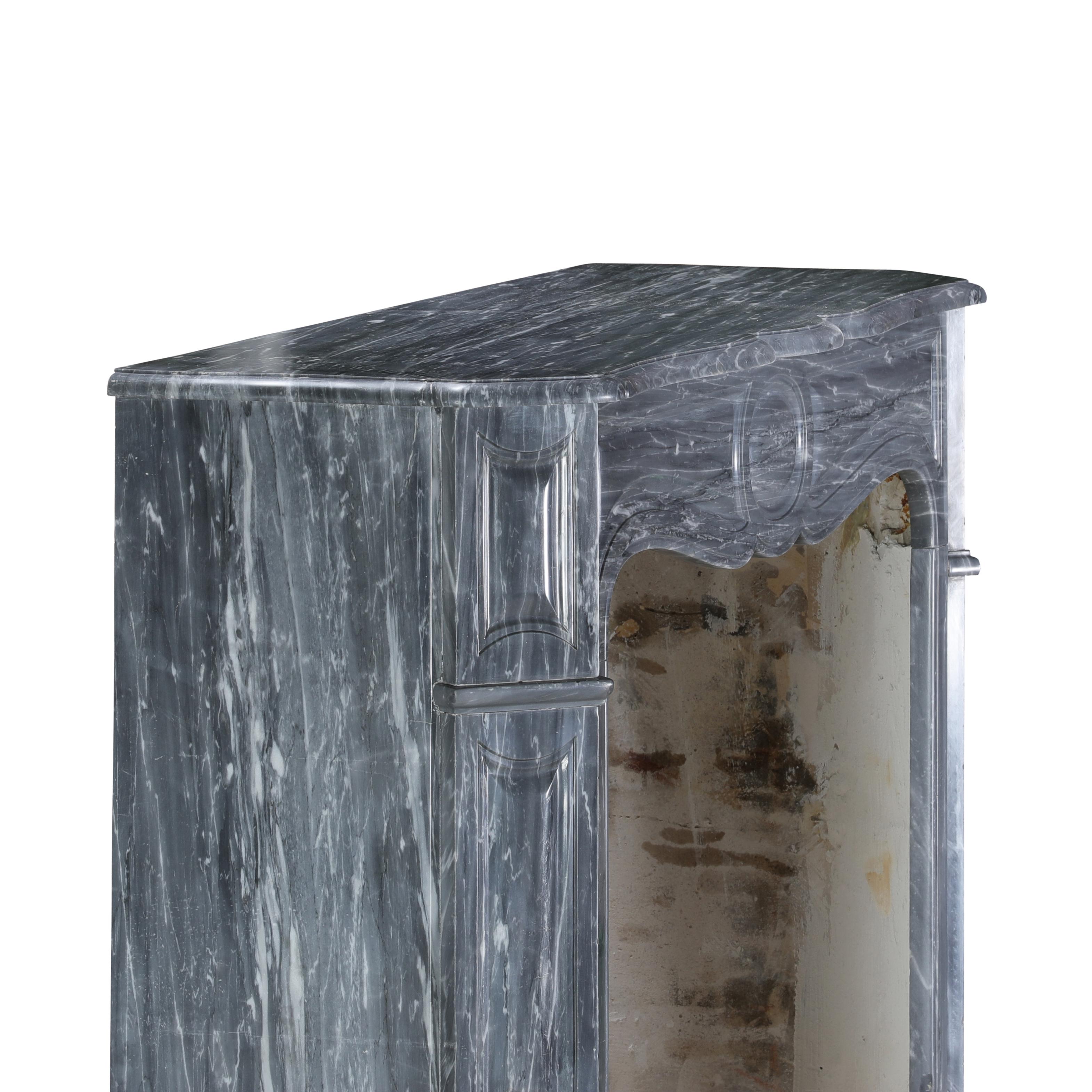 Chimenea Pompadour Parisina Antigua De Mármol Bleu Fleuri - Bardiglio Forito en venta 10