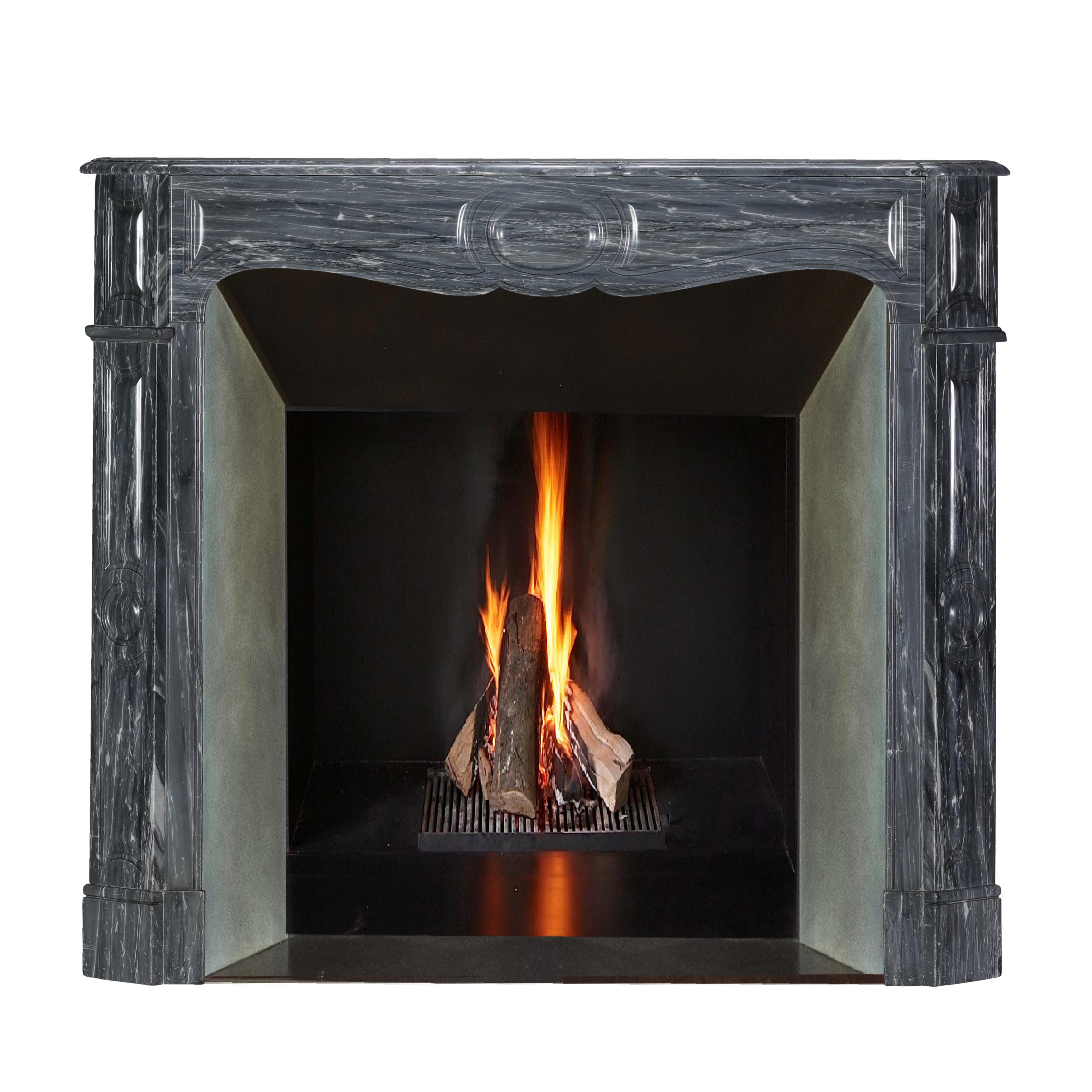 Chimenea Pompadour Parisina Antigua De Mármol Bleu Fleuri - Bardiglio Forito en Bueno estado para la venta en Beervelde, BE