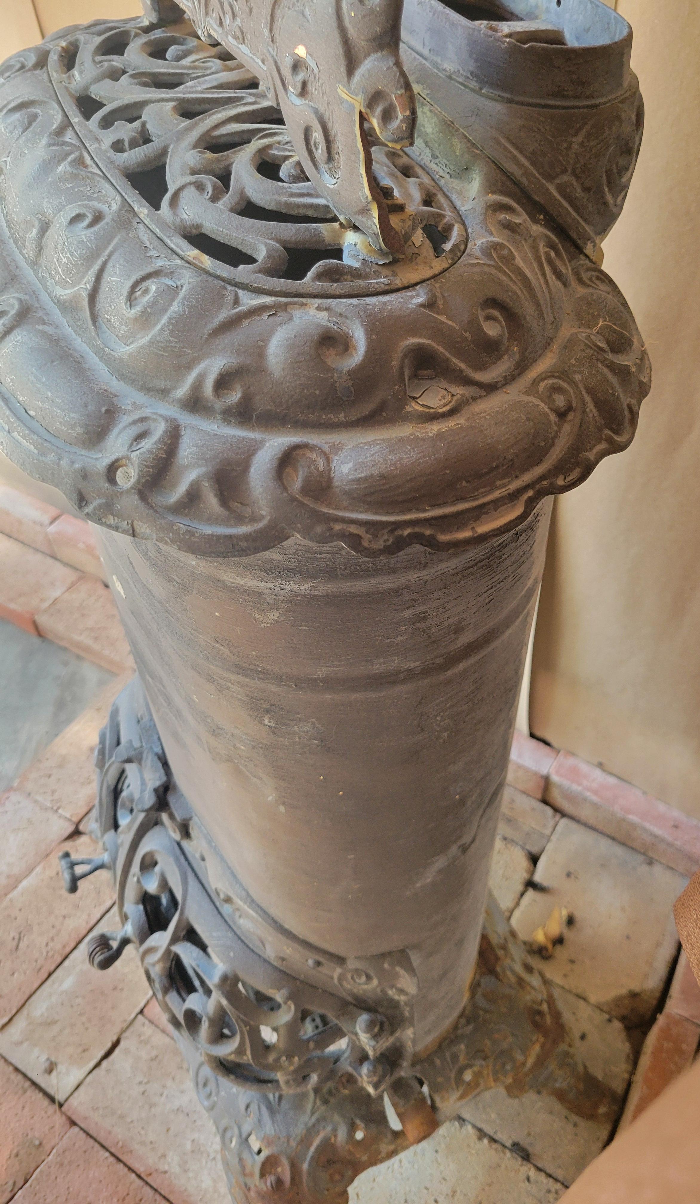 Antique Parlor Gas Stove - Heater by Economy Stove & Mfg Co., Michigan In Fair Condition In Phoenix, AZ